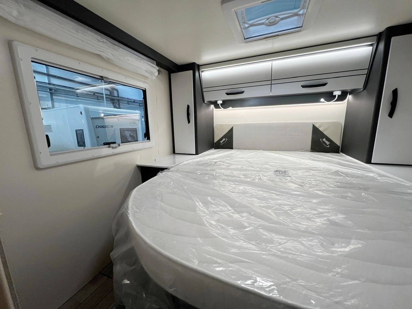 Couchages Ford Transit 2,0 l 170 ch - Yescapa