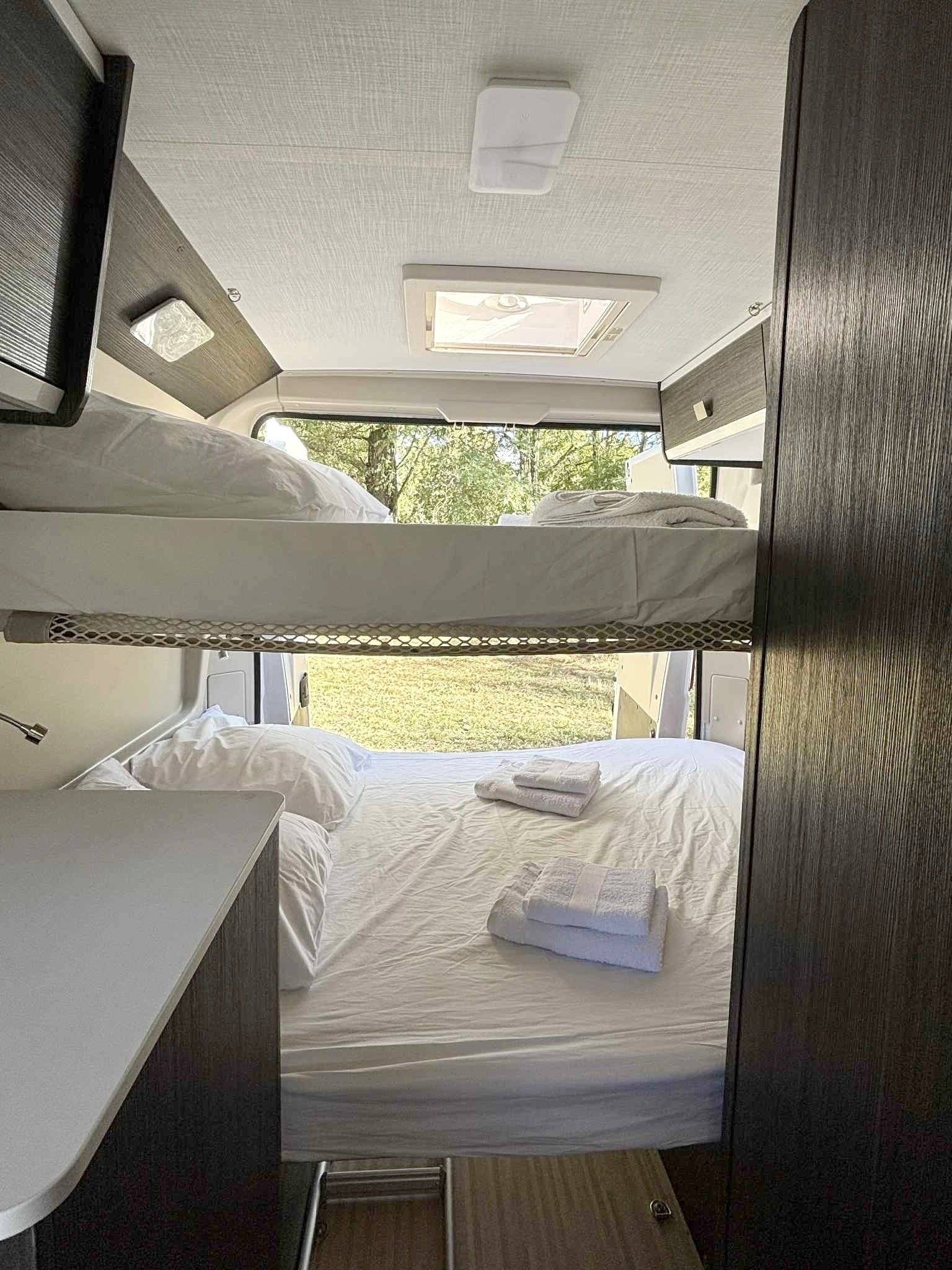 Plazas en cama Fiat Fiat ducato 140cv 2.2L - Yescapa