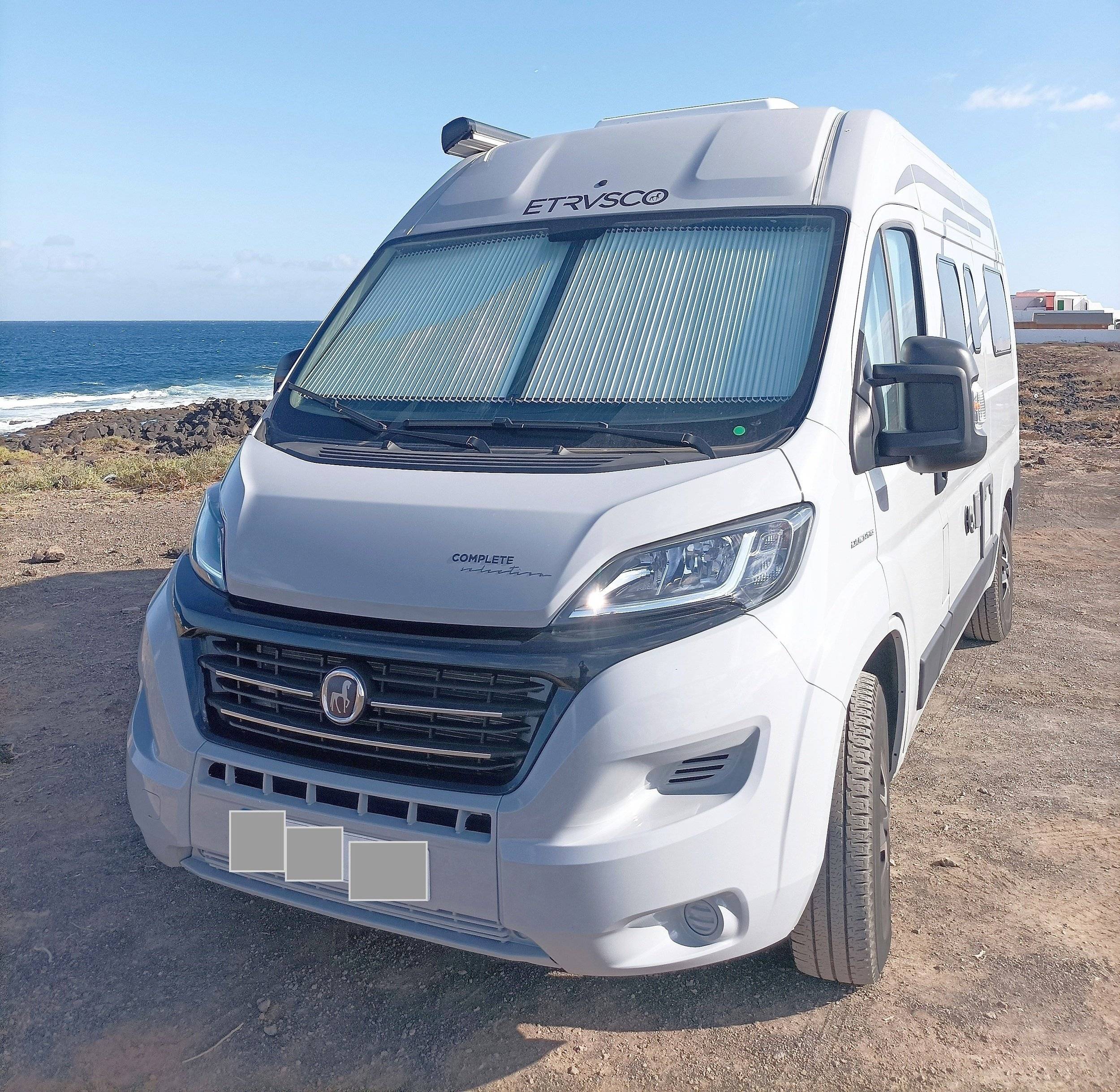 Vista frontale a ¾ Fiat FIAT DUCATO - Yescapa