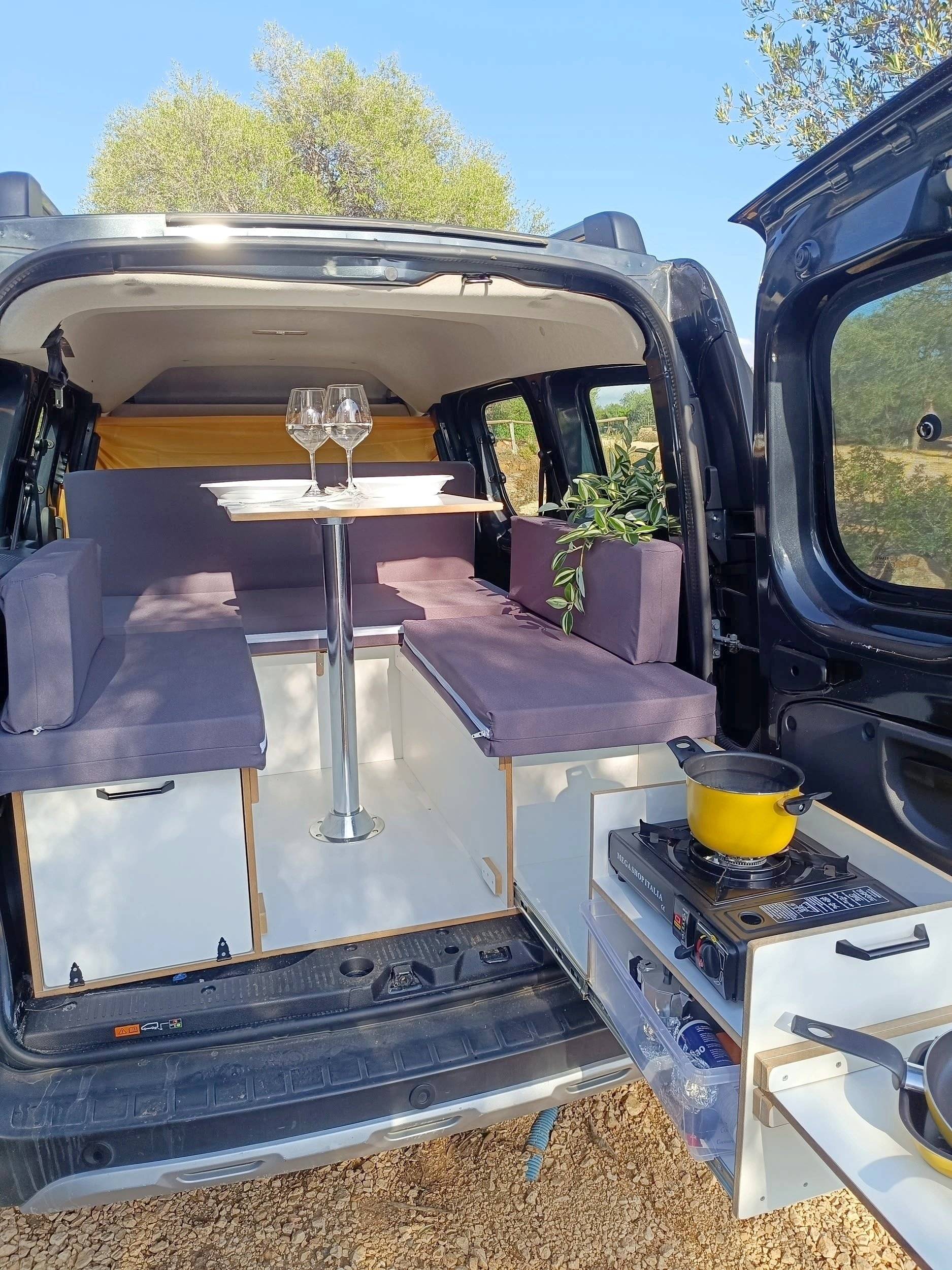 Coin repas Renault dacia - Yescapa
