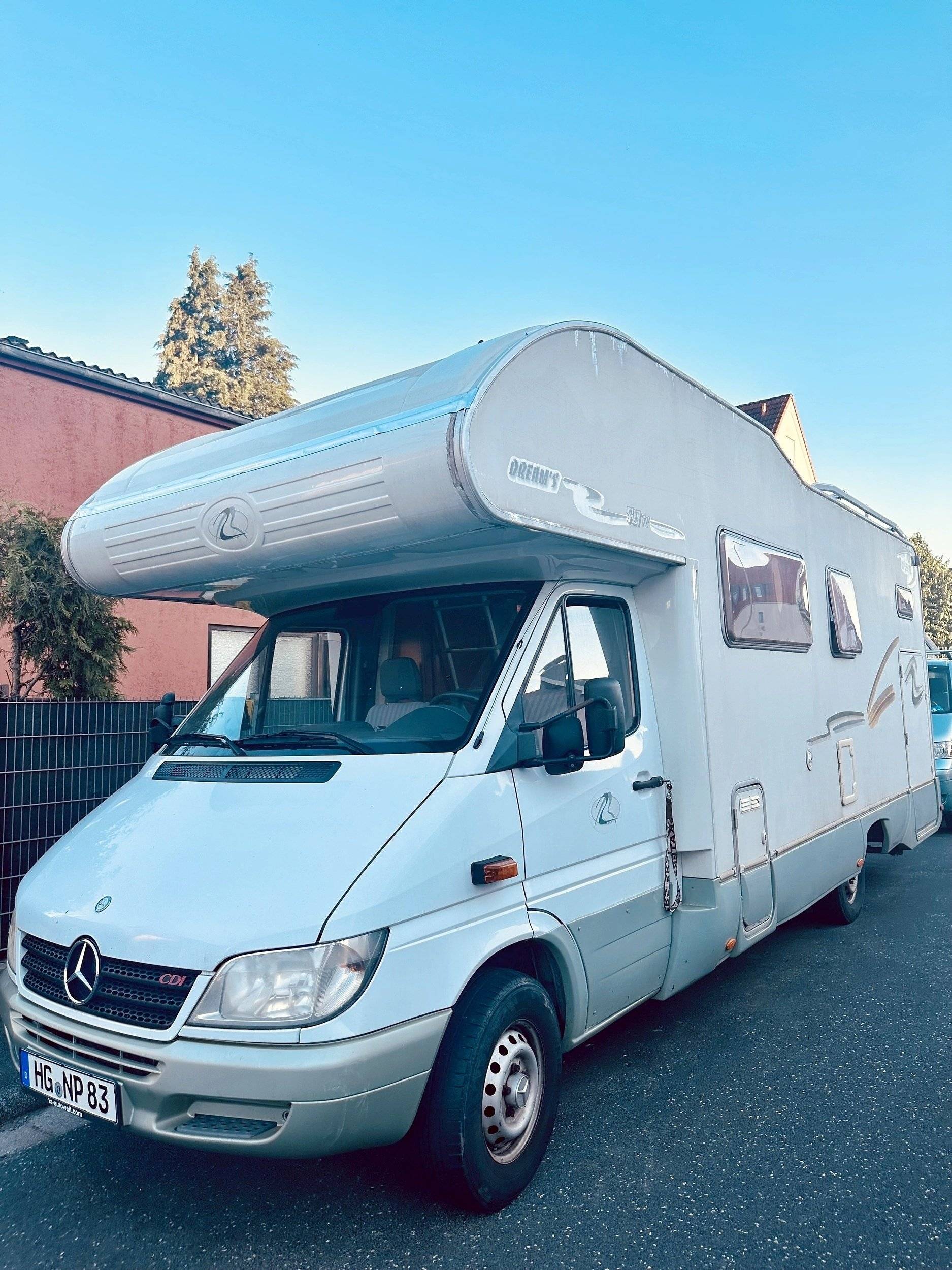 Voorkant 3/4 Mercedes Sprinter 2,2 l 130 ch - Yescapa