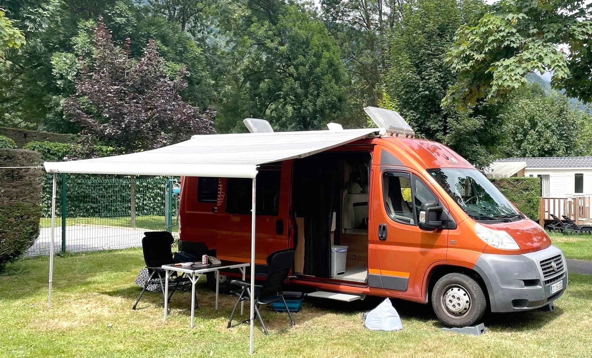 Vista de 3/4 Fiat Ducato 2,3 l 120 ch. - Yescapa