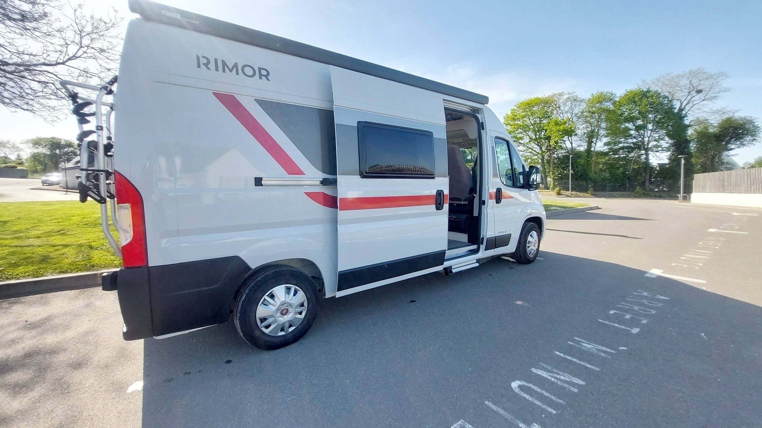 Vista del vehículo ángulo delantero Fiat Fiat ducato 2,2 140 cv - Yescapa