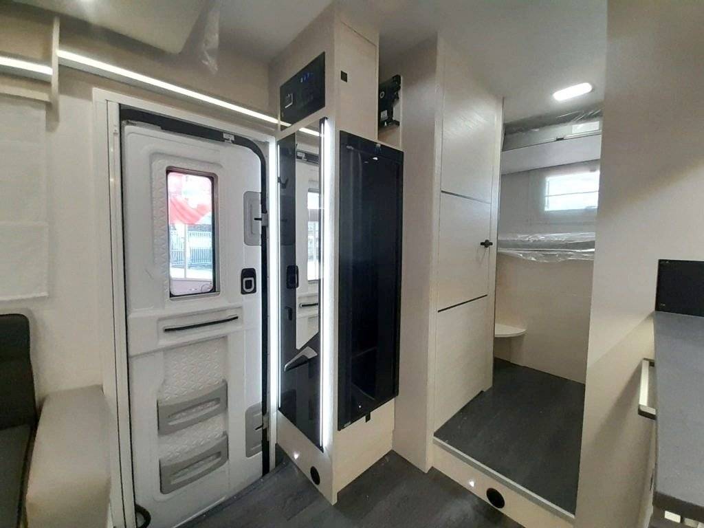 Challenger 380 GRAPHITE