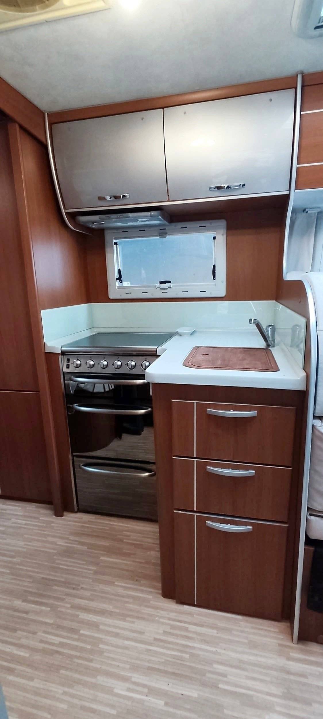 Mclouis Tandy 670 Plus