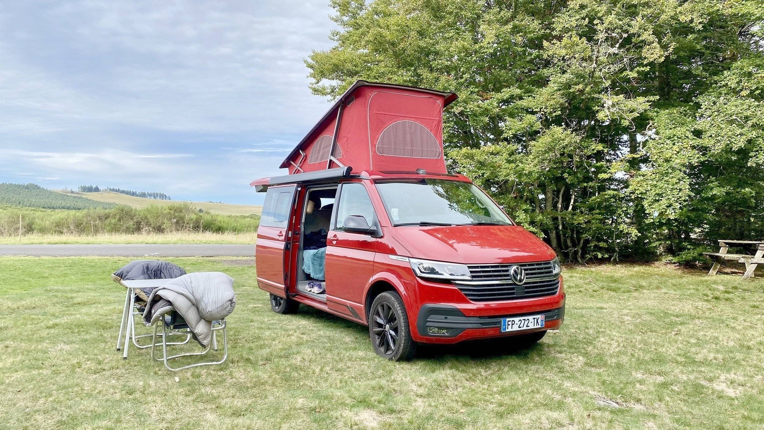 Vista del vehicle angle davanter Volkswagen VOLKSWAGEN CALIFORNIA - Yescapa