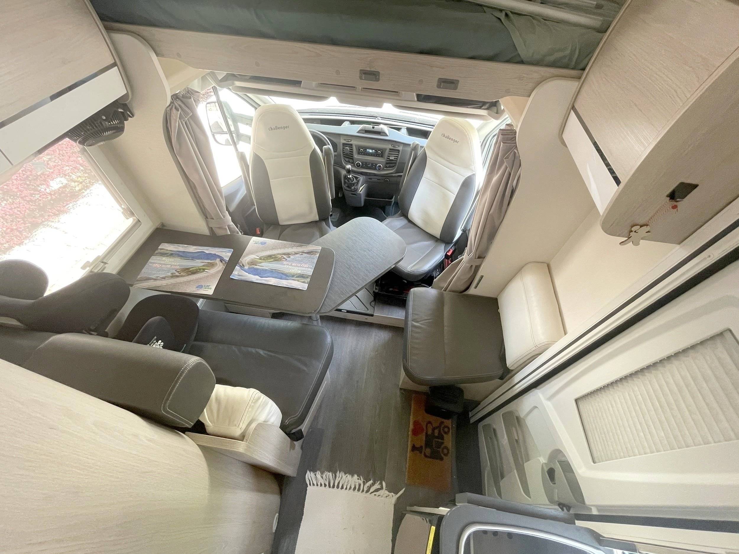 Comedor Ford Transit 2,0 l 130 ch - Yescapa