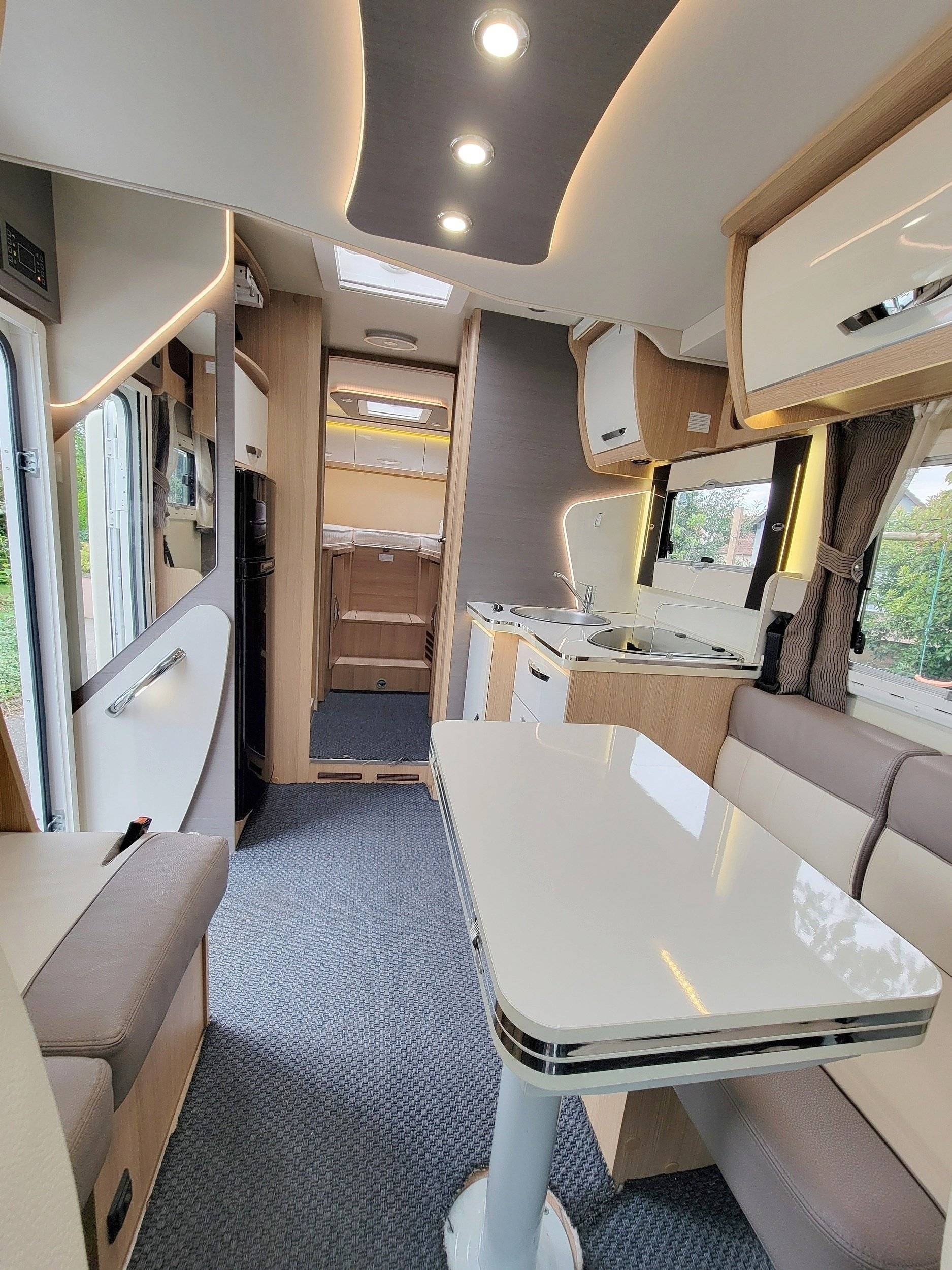 Dining Area Fiat - Yescapa