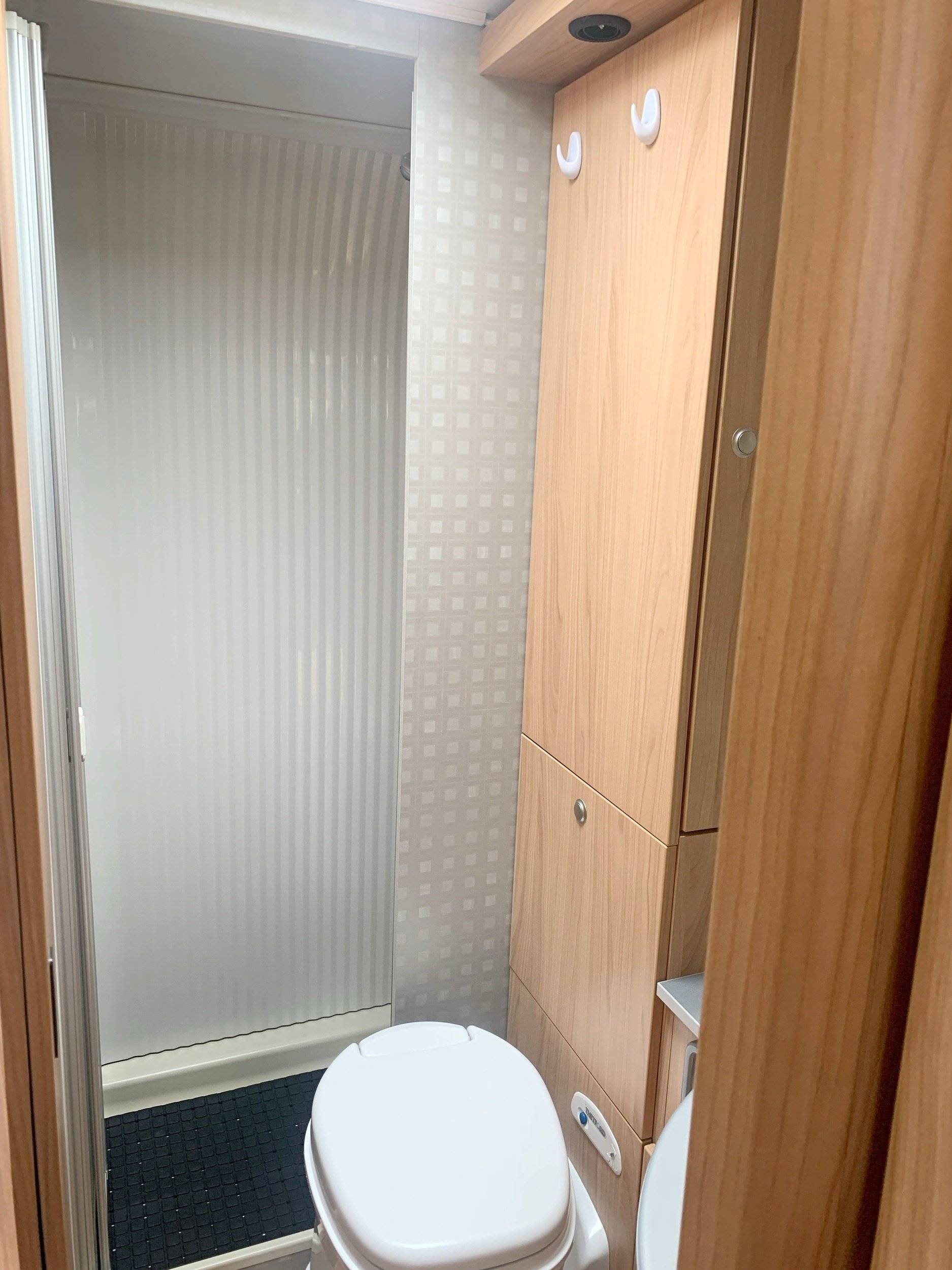 Bürstner Aviano I684