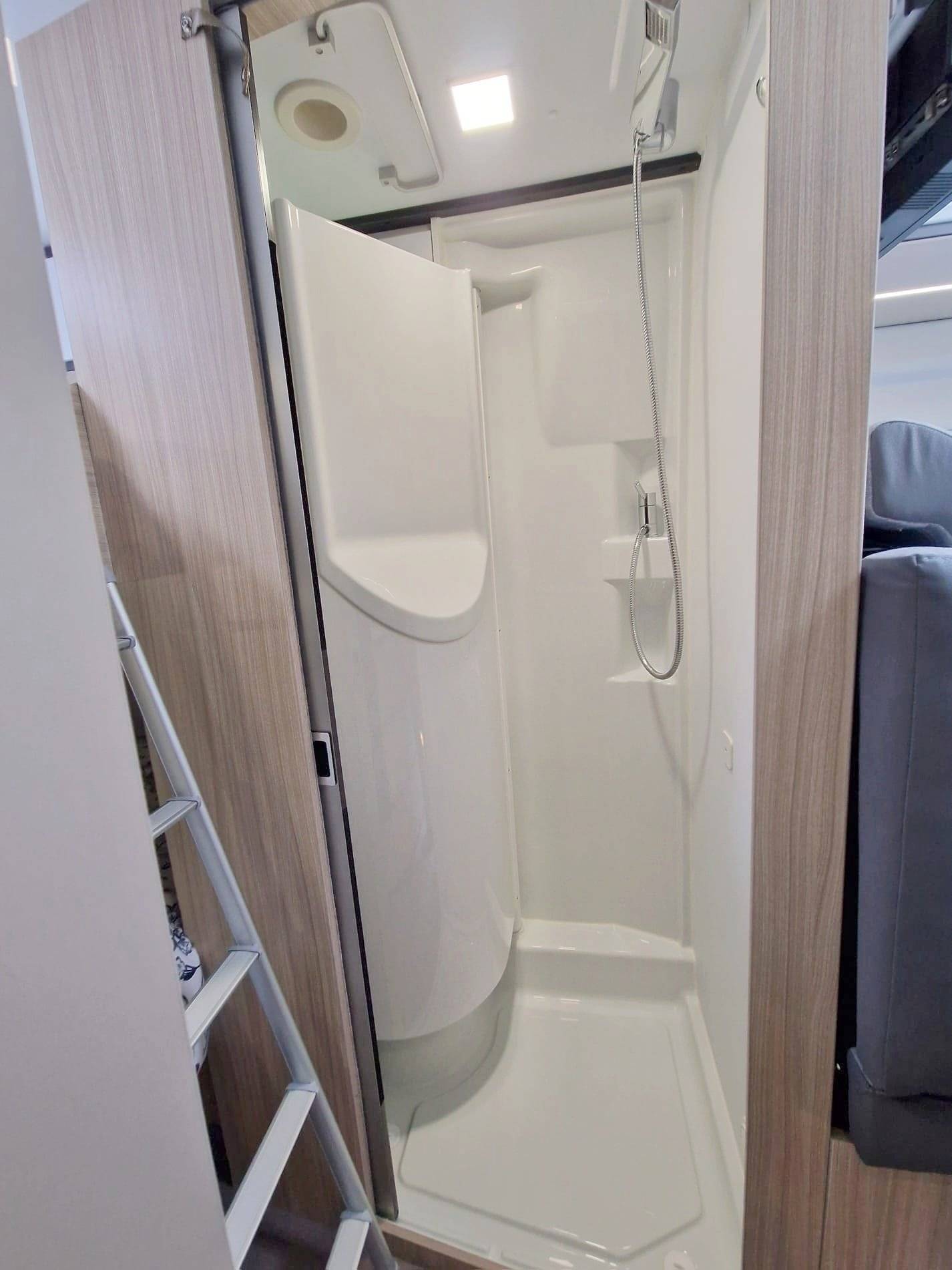 Adria Twin 600 SPB Family