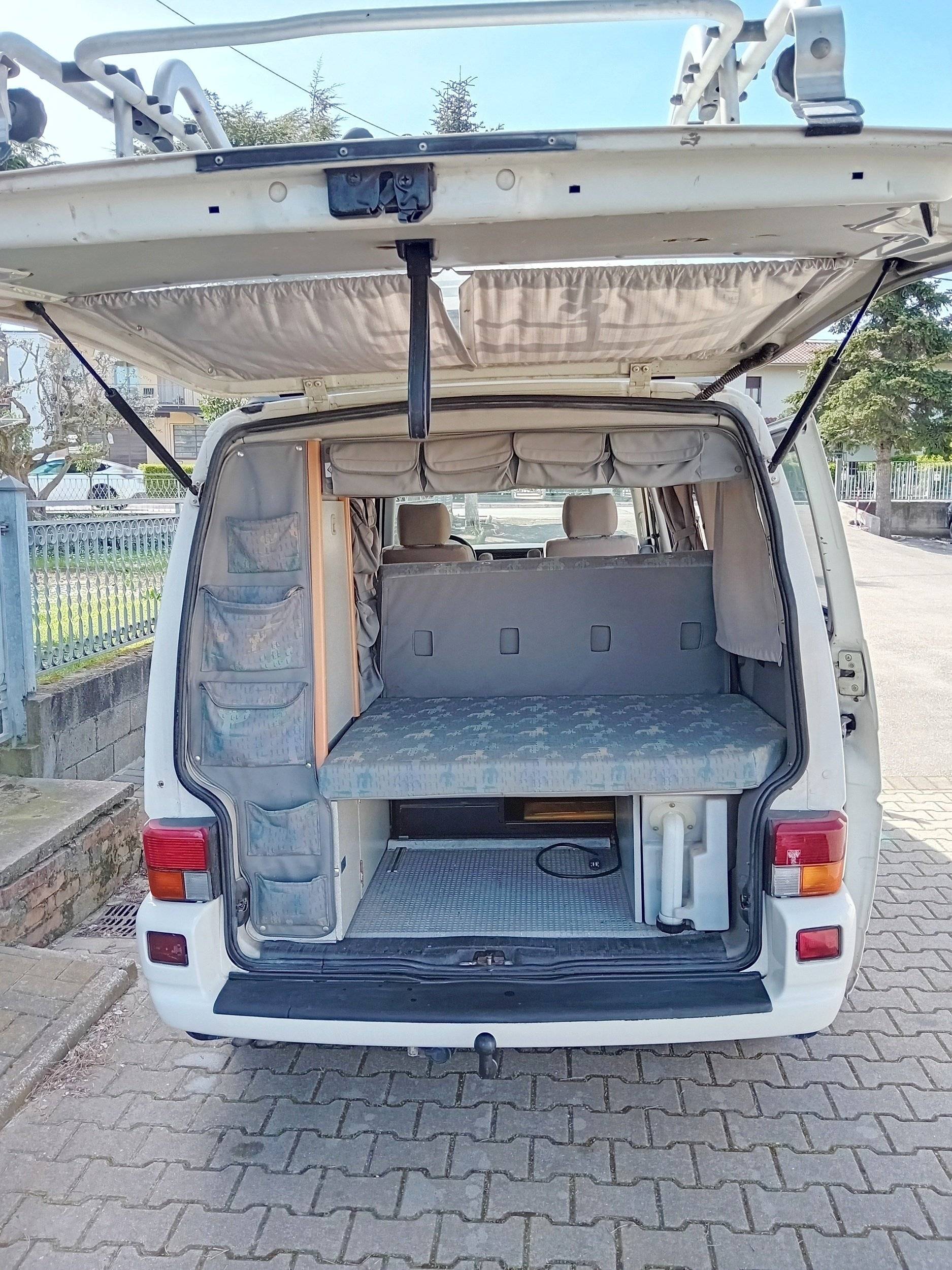 Letti Volkswagen VOLKSWAGEN CALIFORNIA - Yescapa