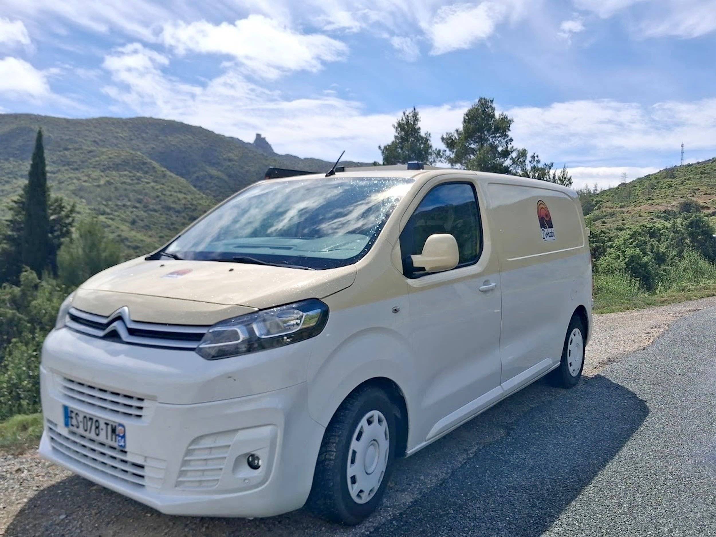 Voorkant 3/4 Citroën Citroën jumpy - Yescapa