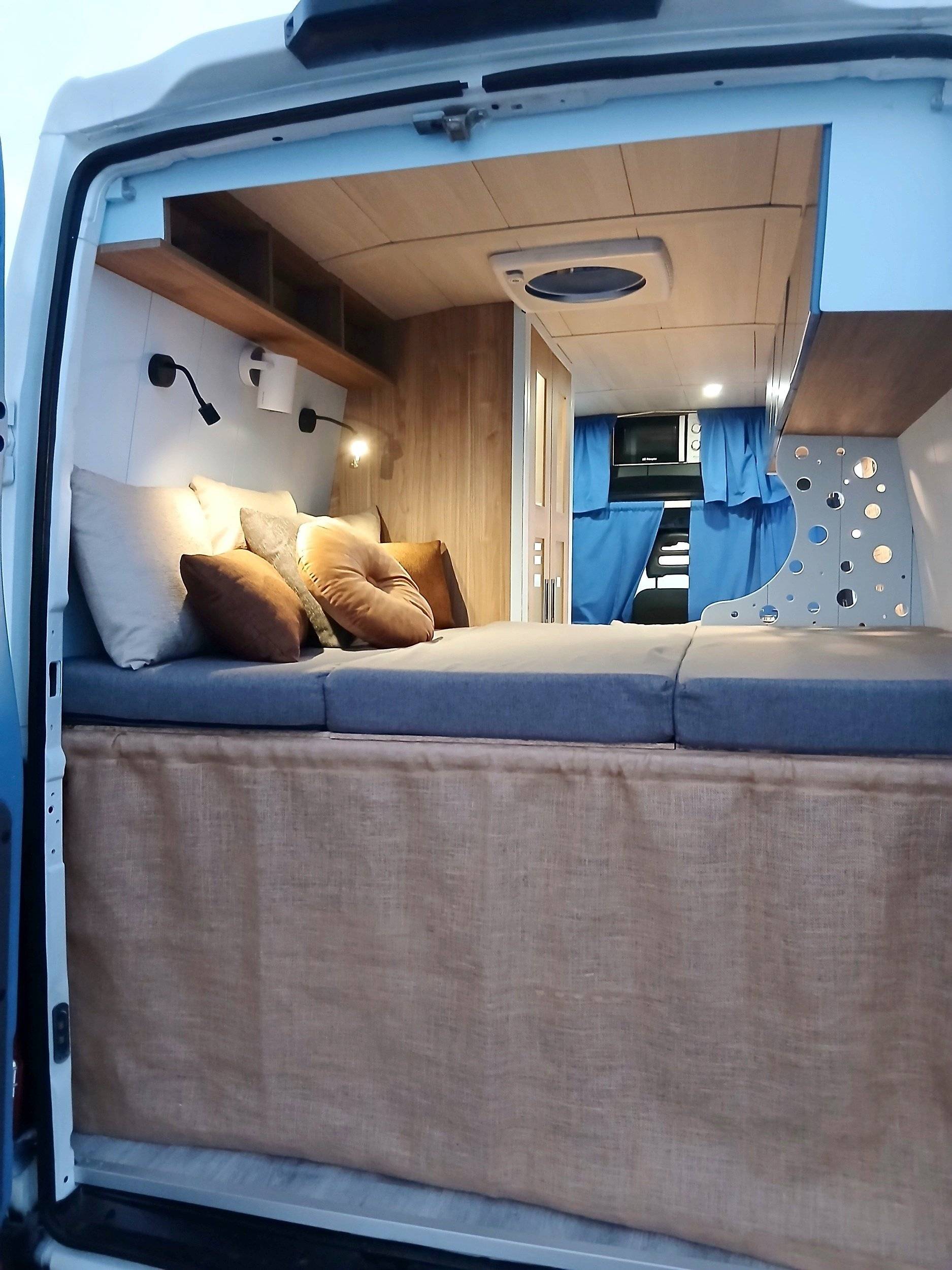 Berth Iveco Daily 2,3 HPI 116 ch. - Yescapa