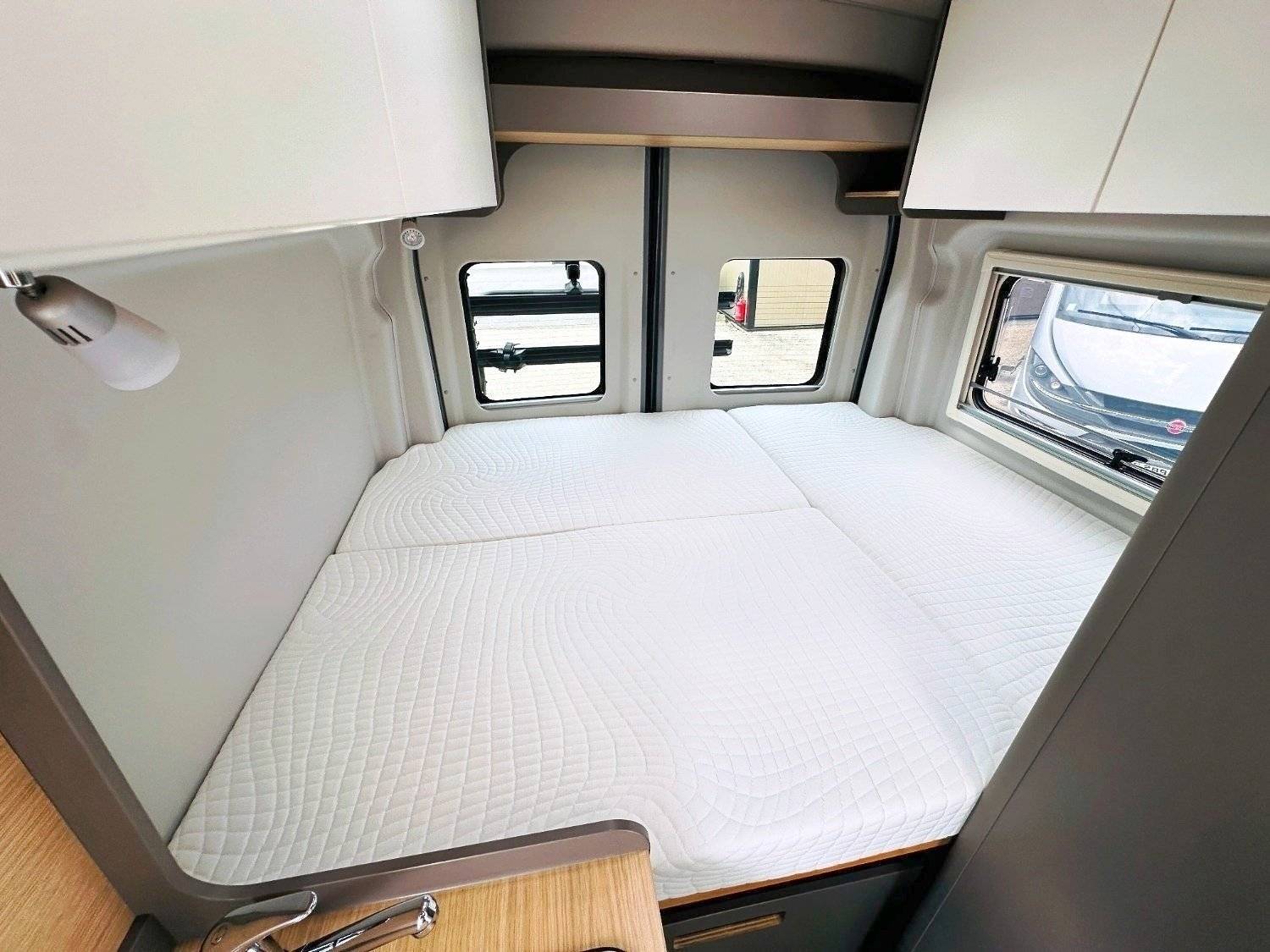 Schlafplätze Ford ford transit - Yescapa