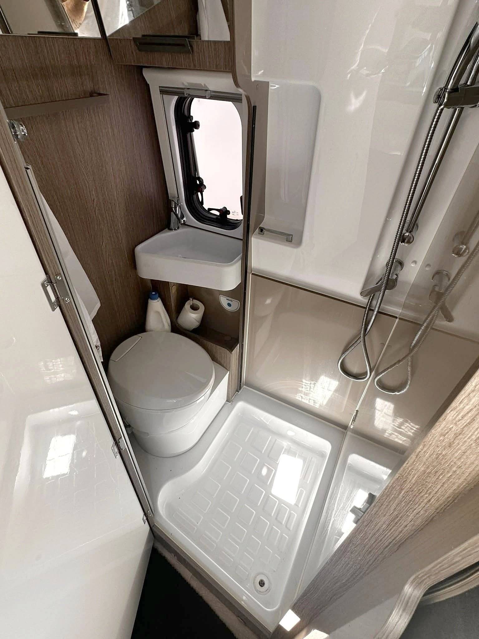 Chausson V594 MAX ROADLINE VIP