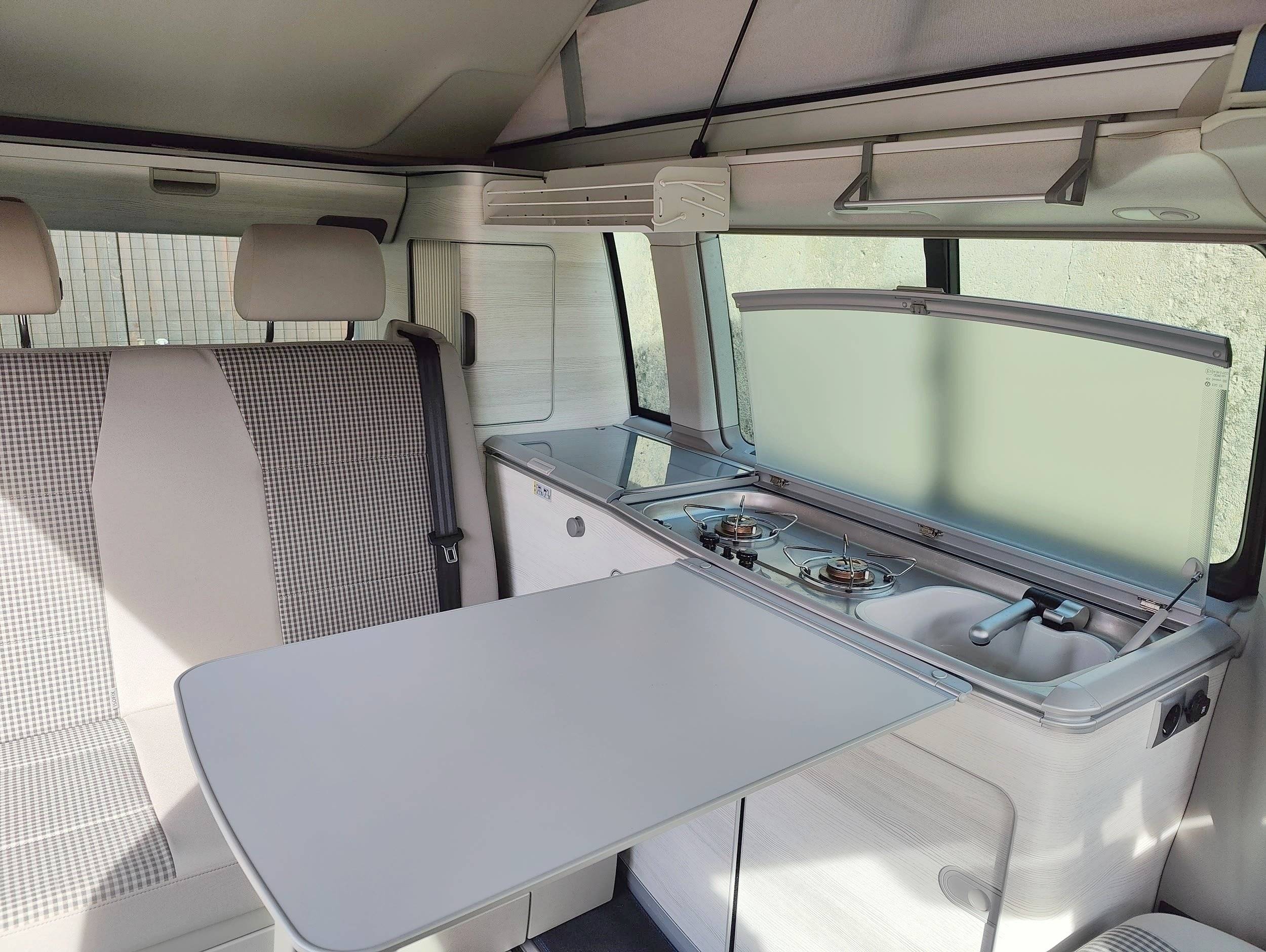 Kitchenette Volkswagen T6 California Coast - Yescapa