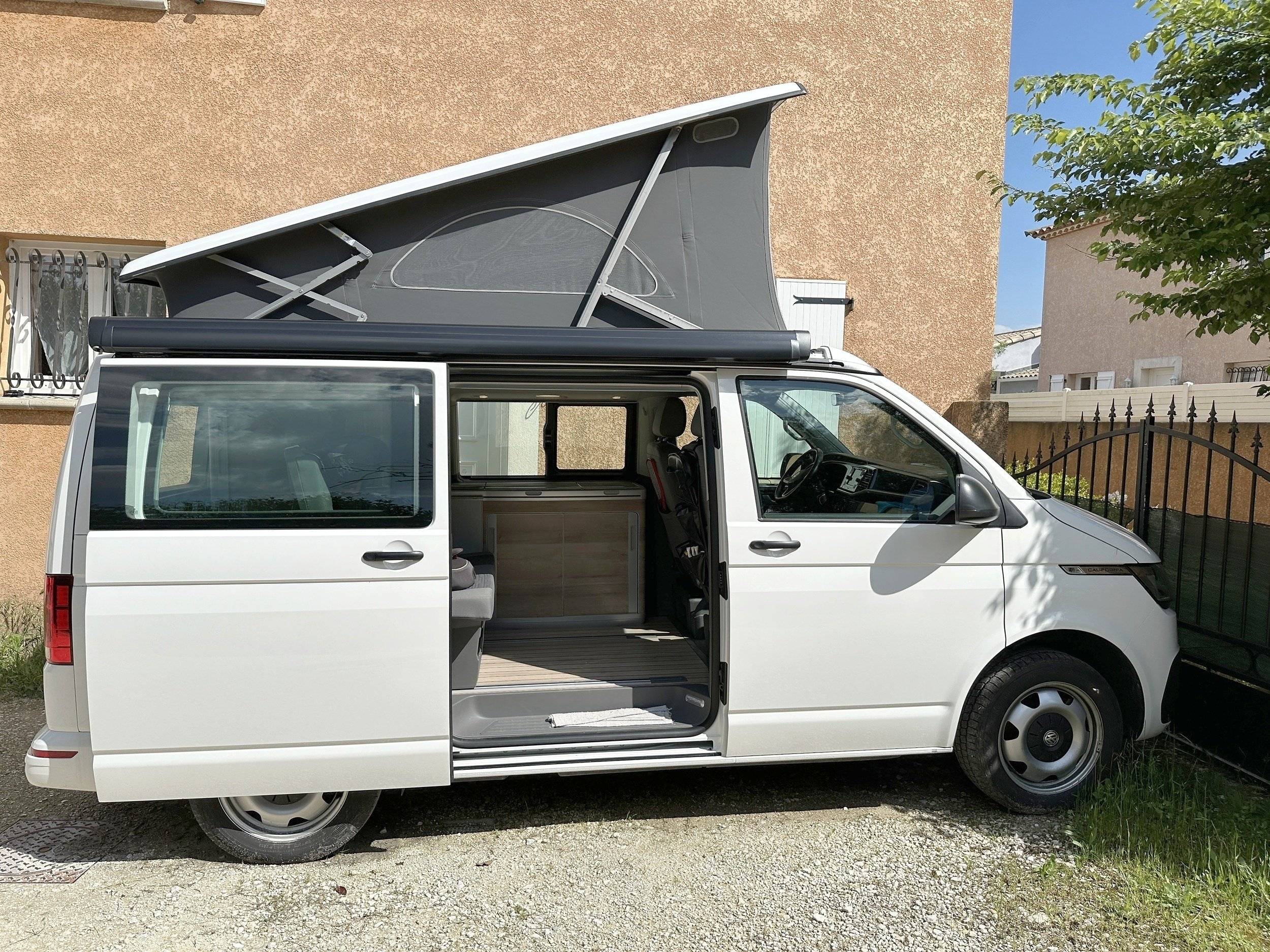 Volkswagen Volkswagen T6.1 California Coast