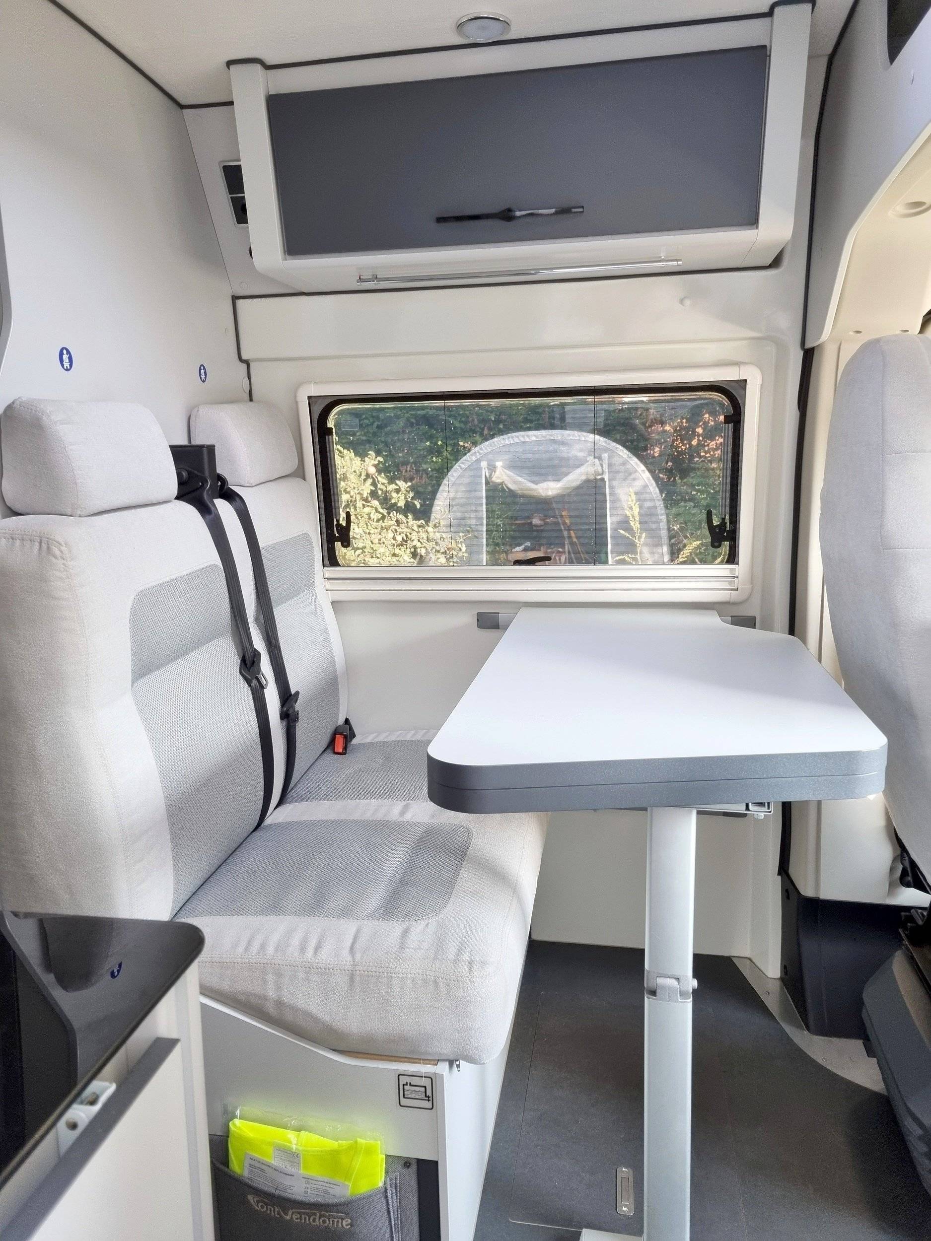 Font Vendôme Font vendôme Leader Van Duo