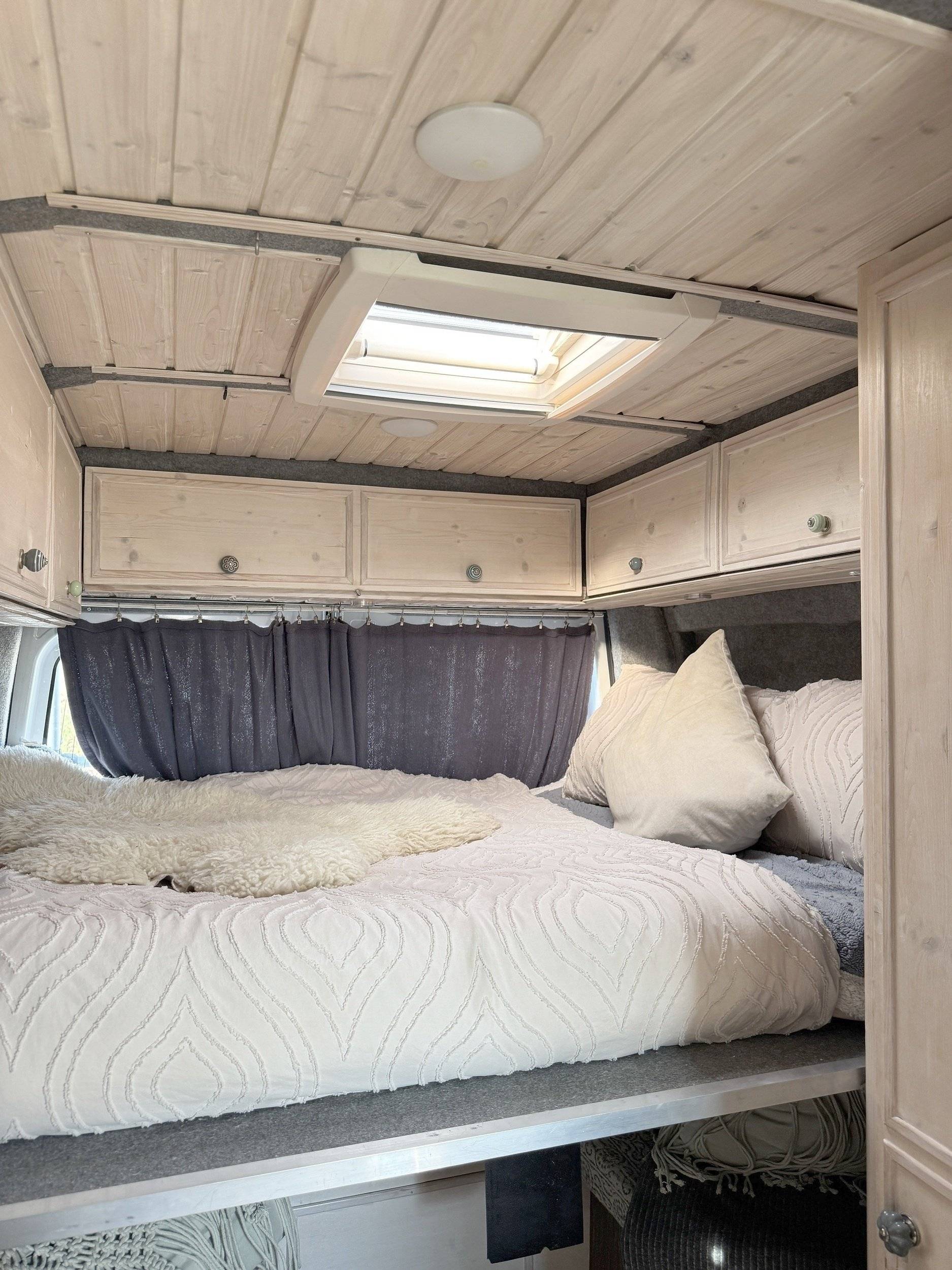 Berth Renault Master - Yescapa