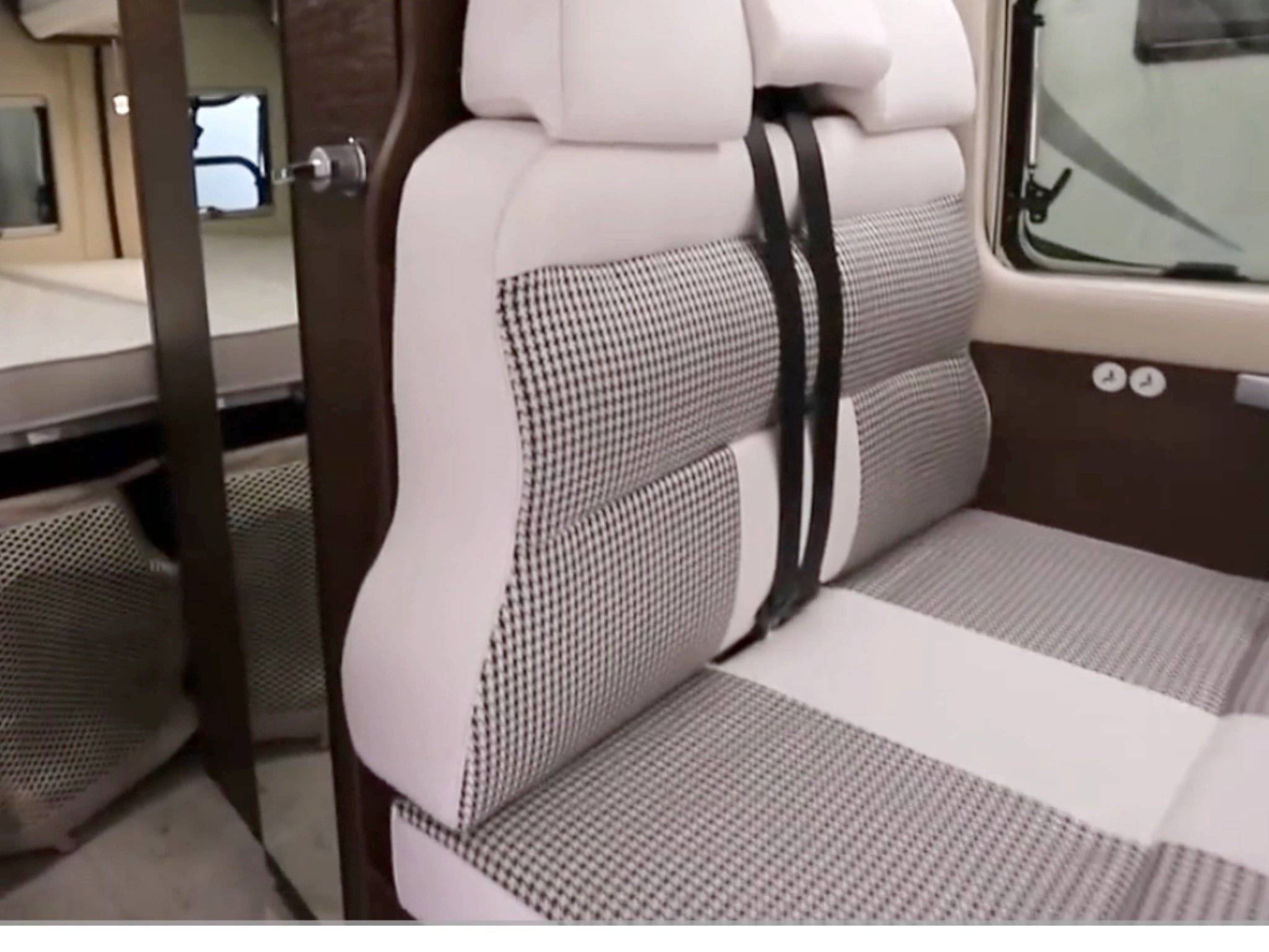 Karmann Mobil 2,3 l 130 ch.