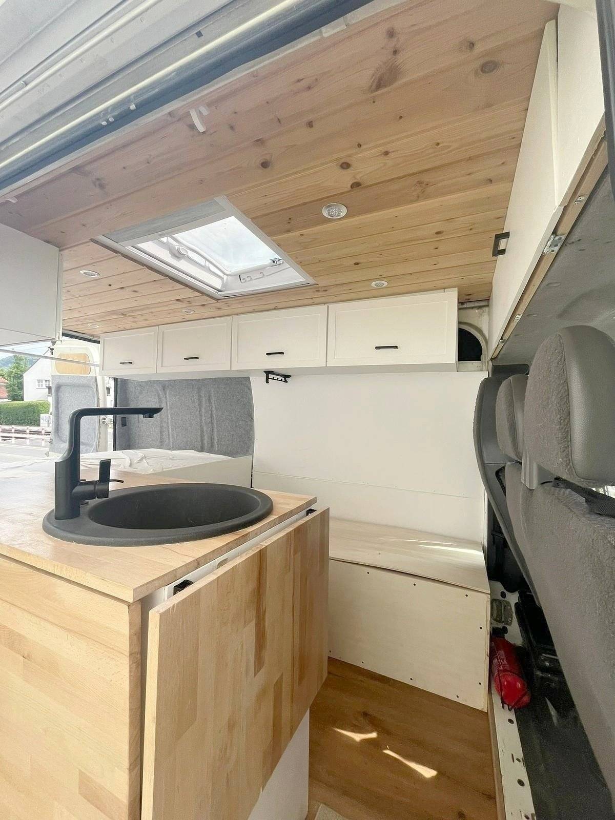 Kitchenette Ford ford transit - Yescapa
