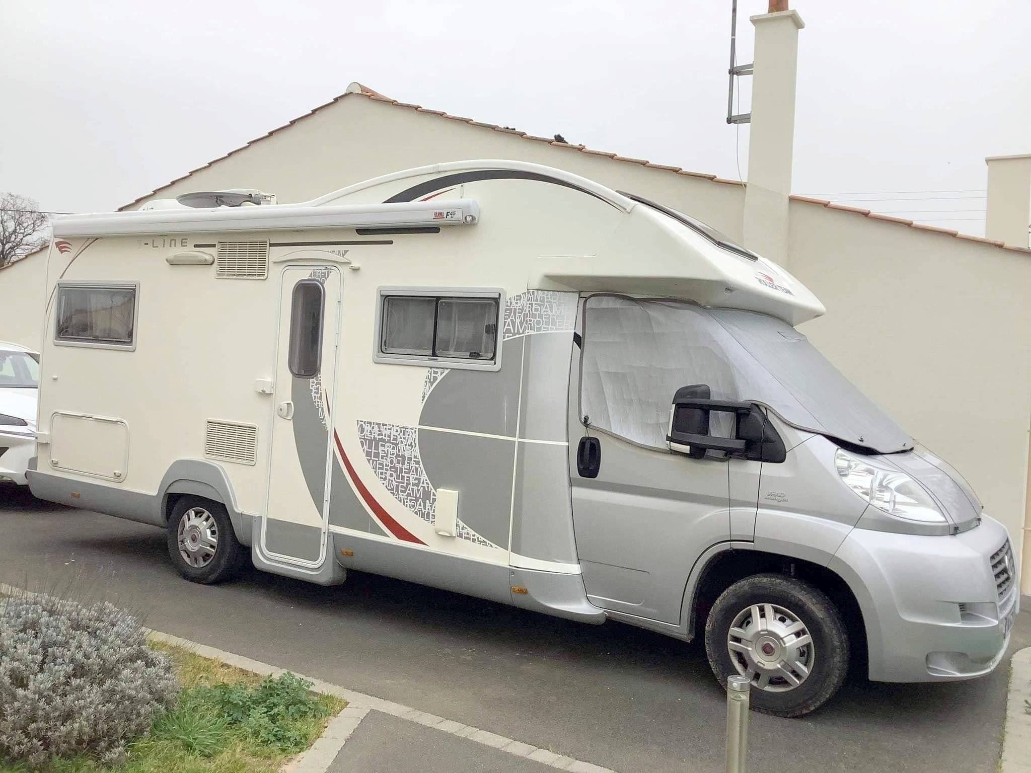 Camper and RV rental Annecy Yescapa