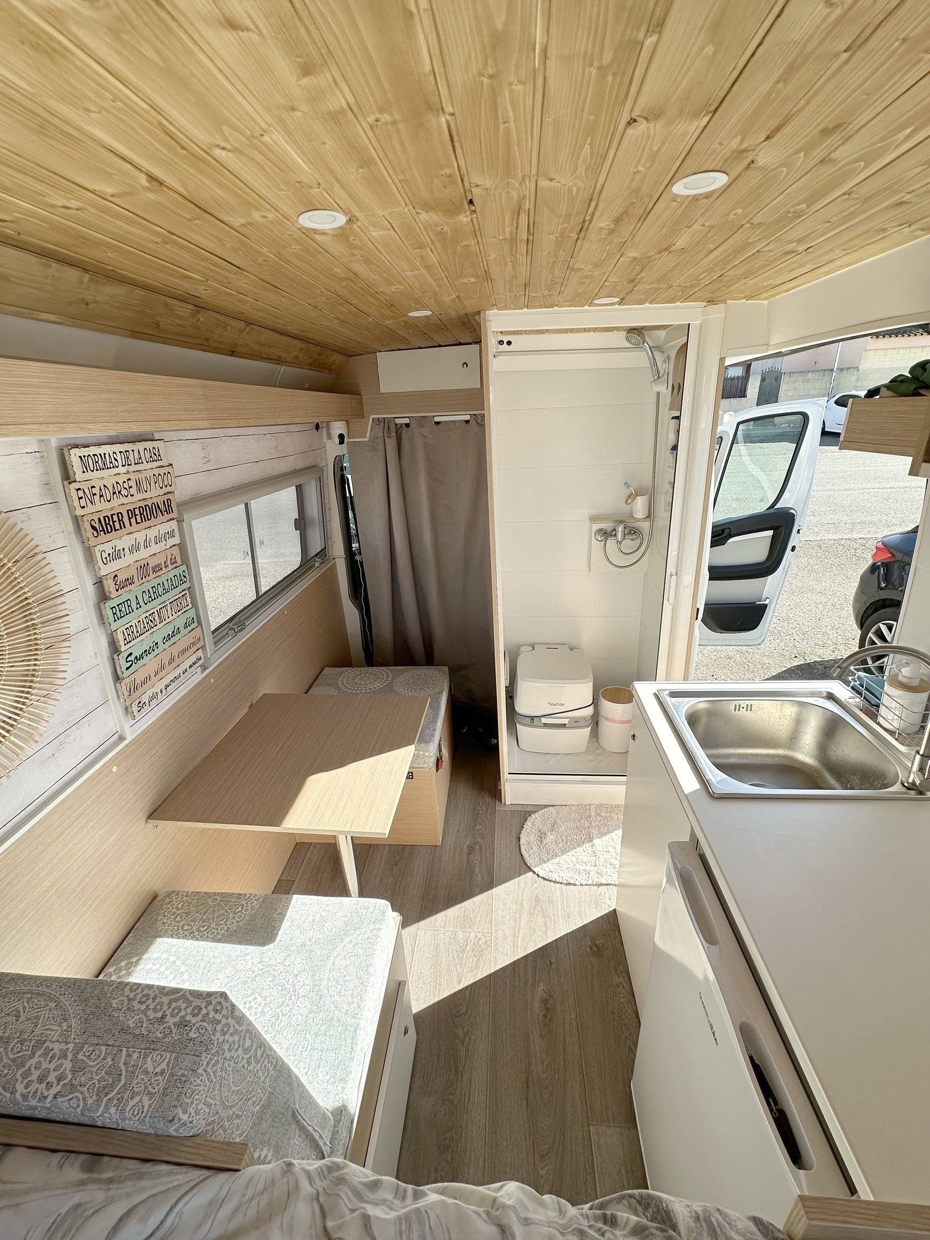 Berth Peugeot - Yescapa