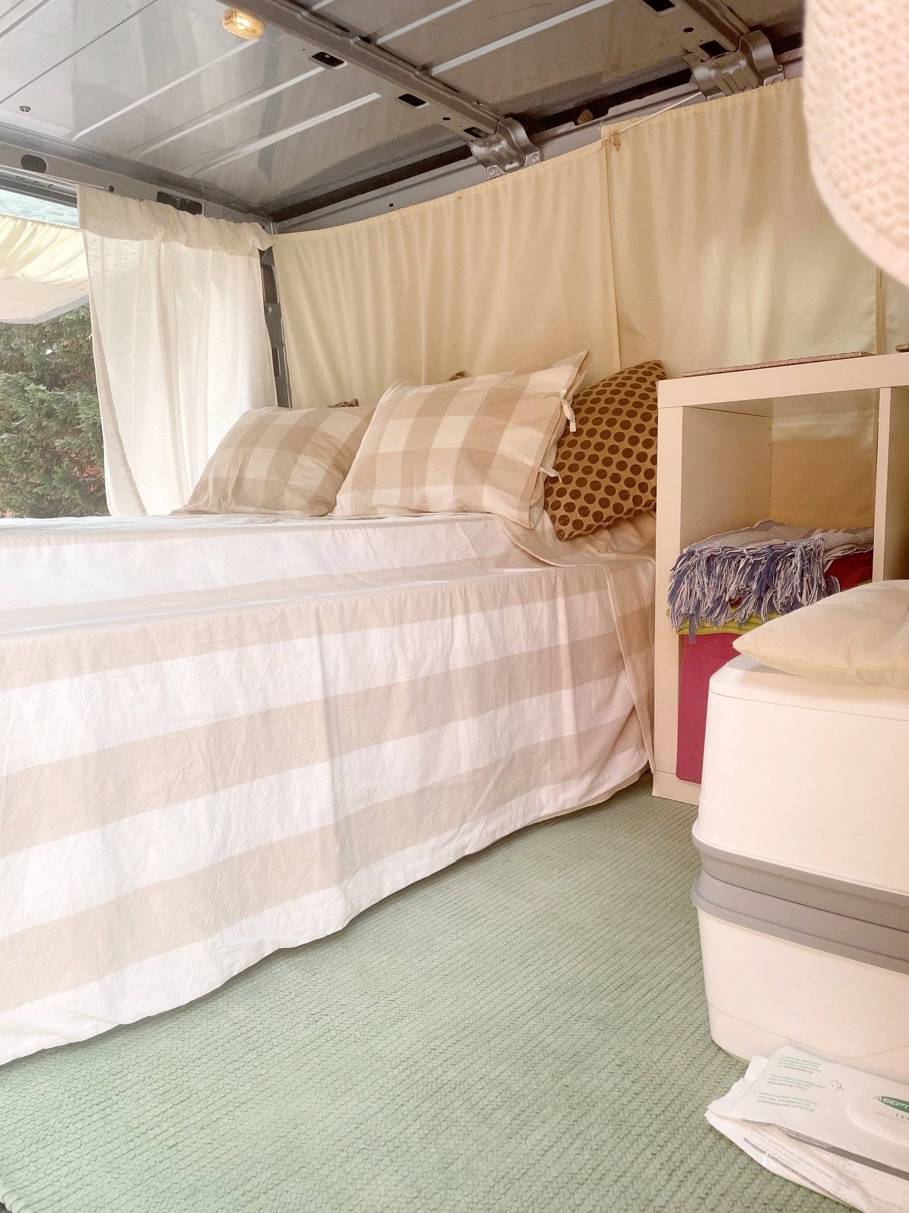 Custo Van Transporter