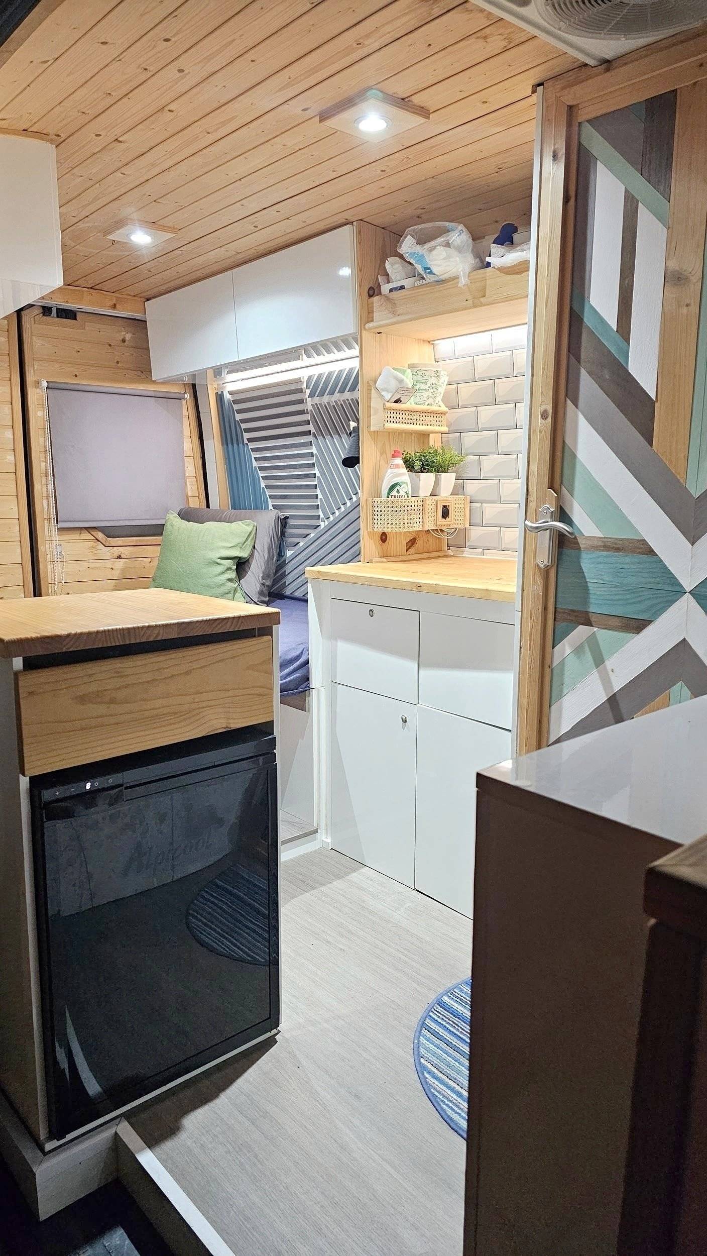 Menjador Volkswagen Crafter 2,0 l 102 ch - Yescapa