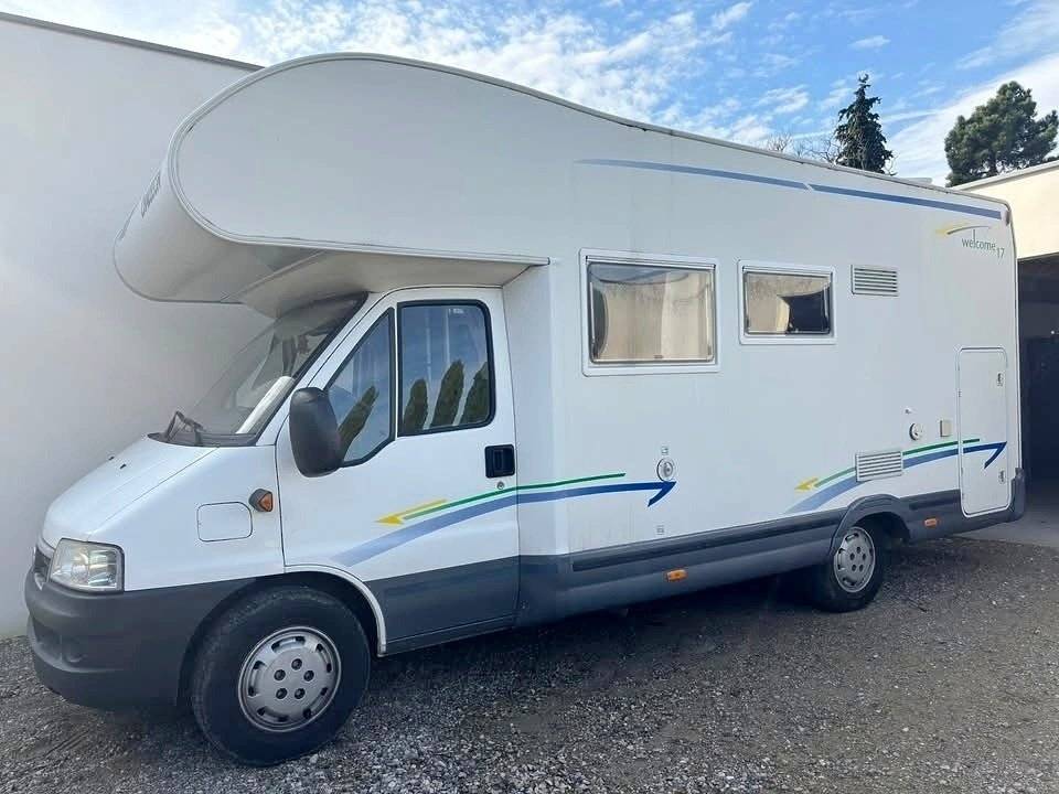 Vista frontale a ¾ Fiat Ducato 2.8 JTD - Yescapa