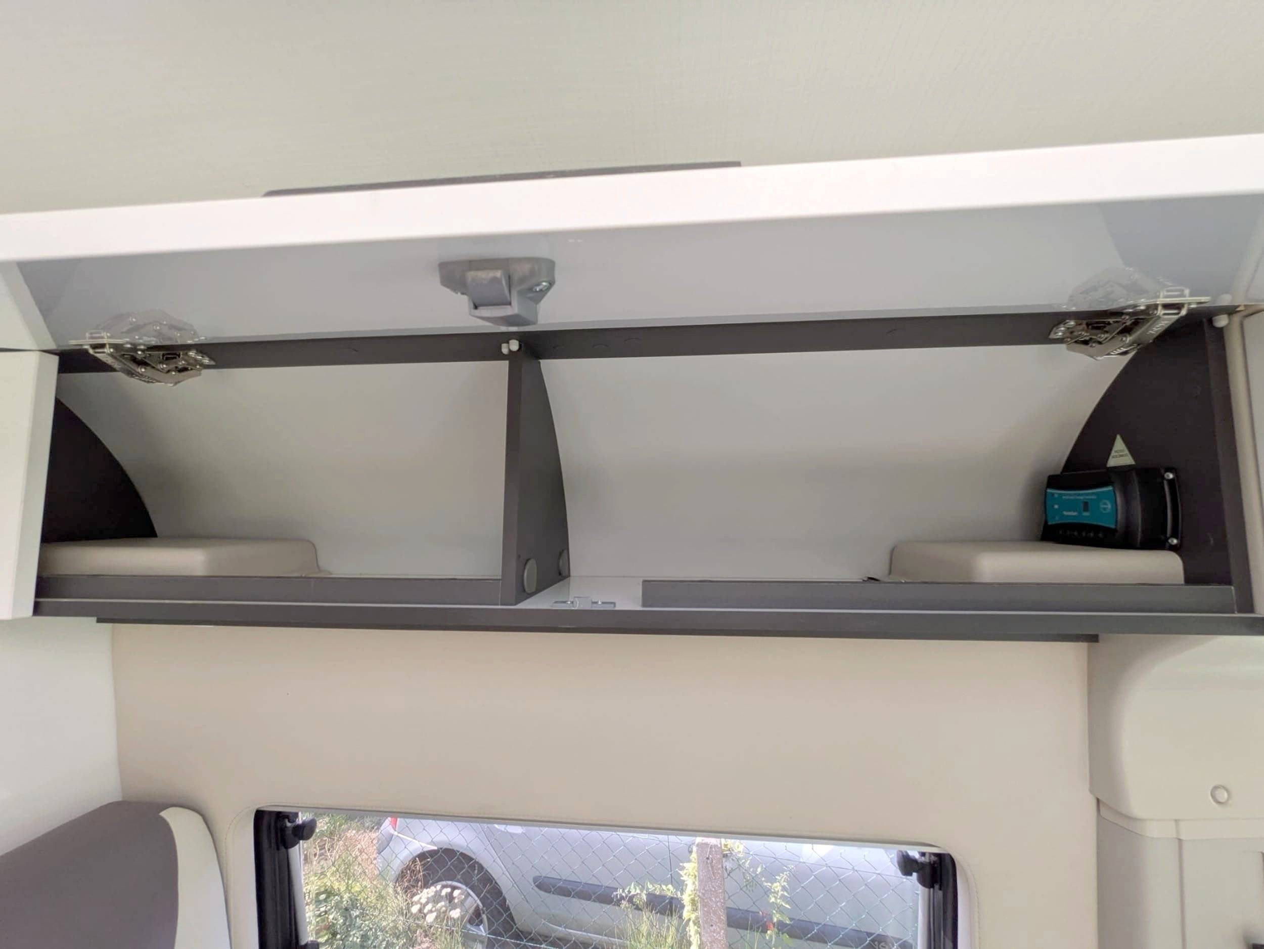 Mclouis Menfys VAN S-Line 3 Maxi