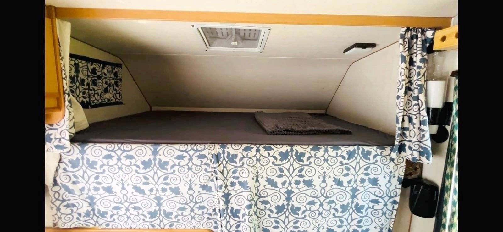 Plazas en cama Ford Transit - Yescapa