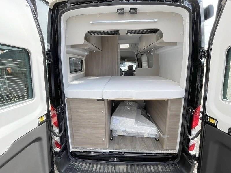Schlafplätze Ford transit 185ch - Yescapa