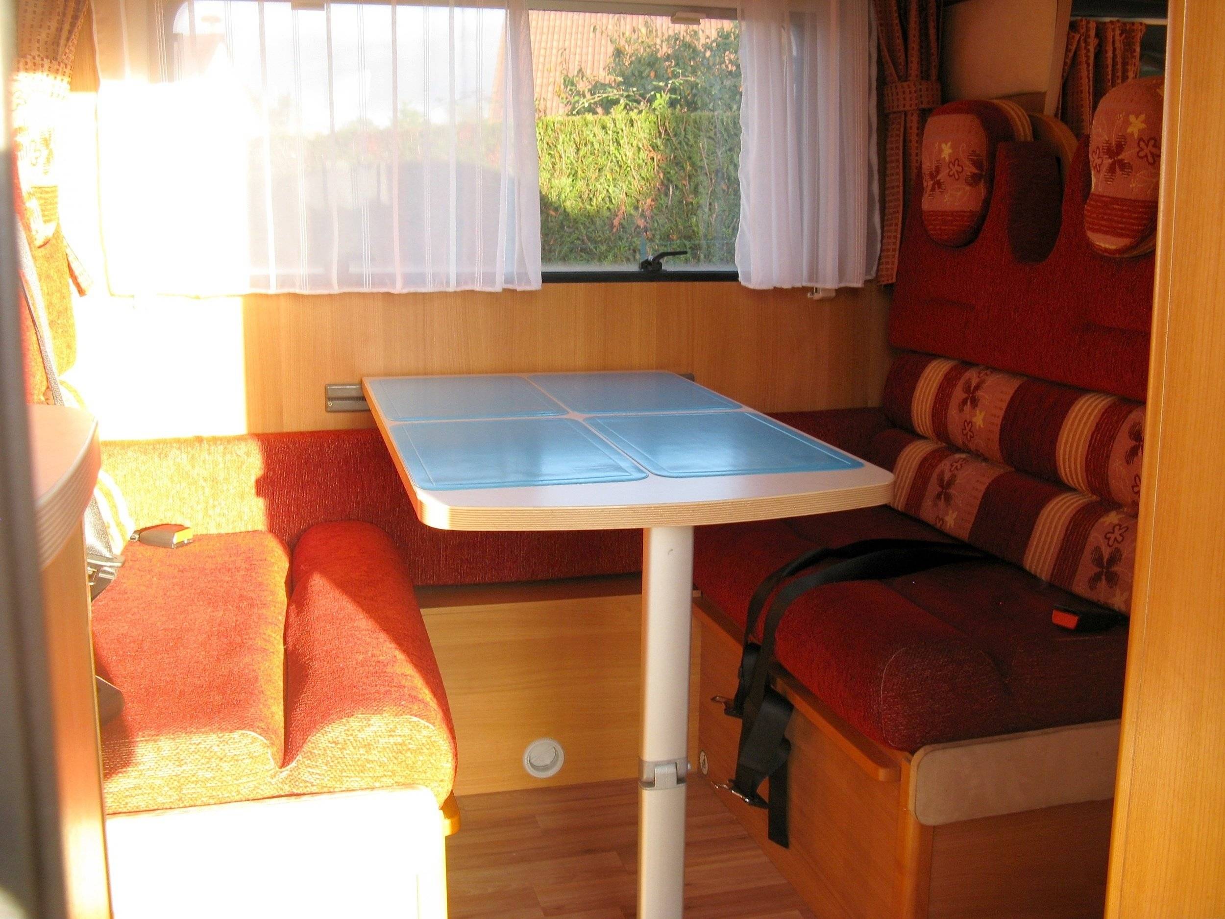 Dinette Ford Transit 2,2 l TDCi 130 ch. - Yescapa