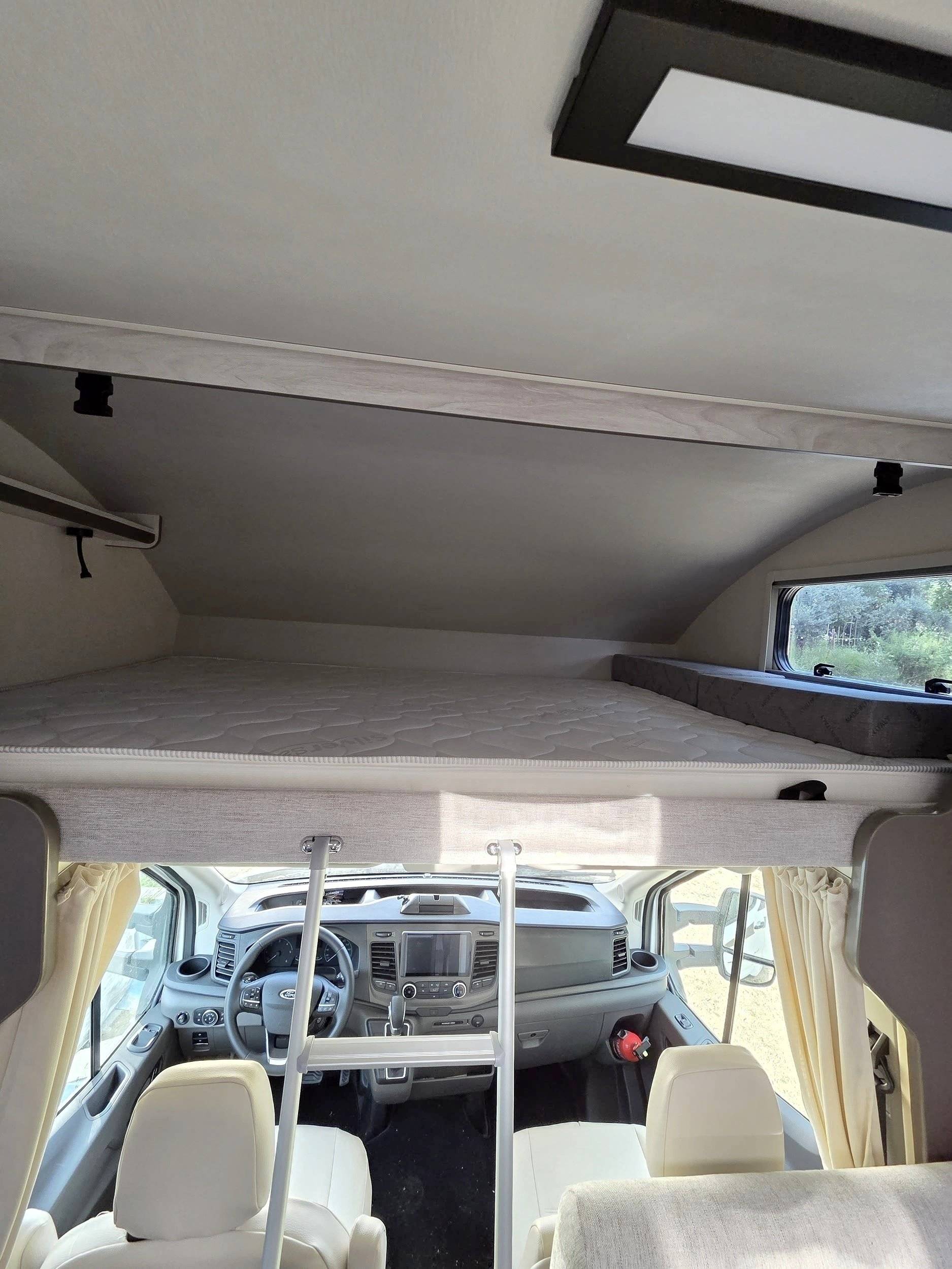 slaapplaatsen Ford Transit 155 ch - Yescapa