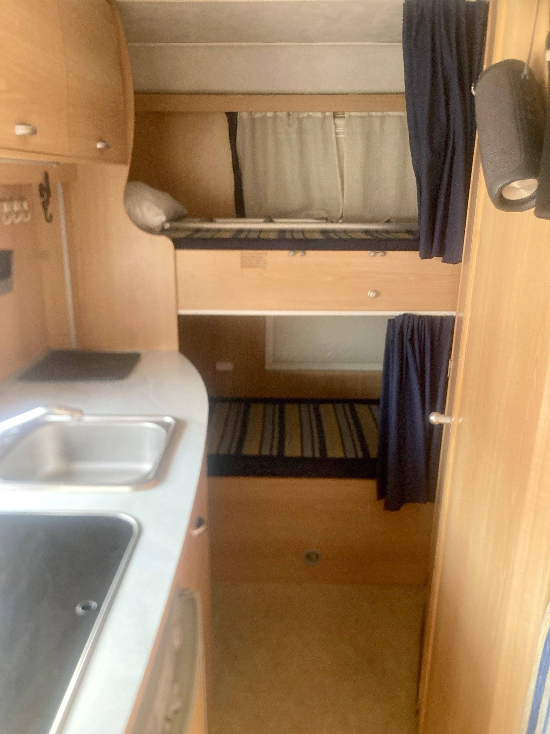 Dining Area Fiat Ducato 2,3 l Multijet 130 ch. - Yescapa