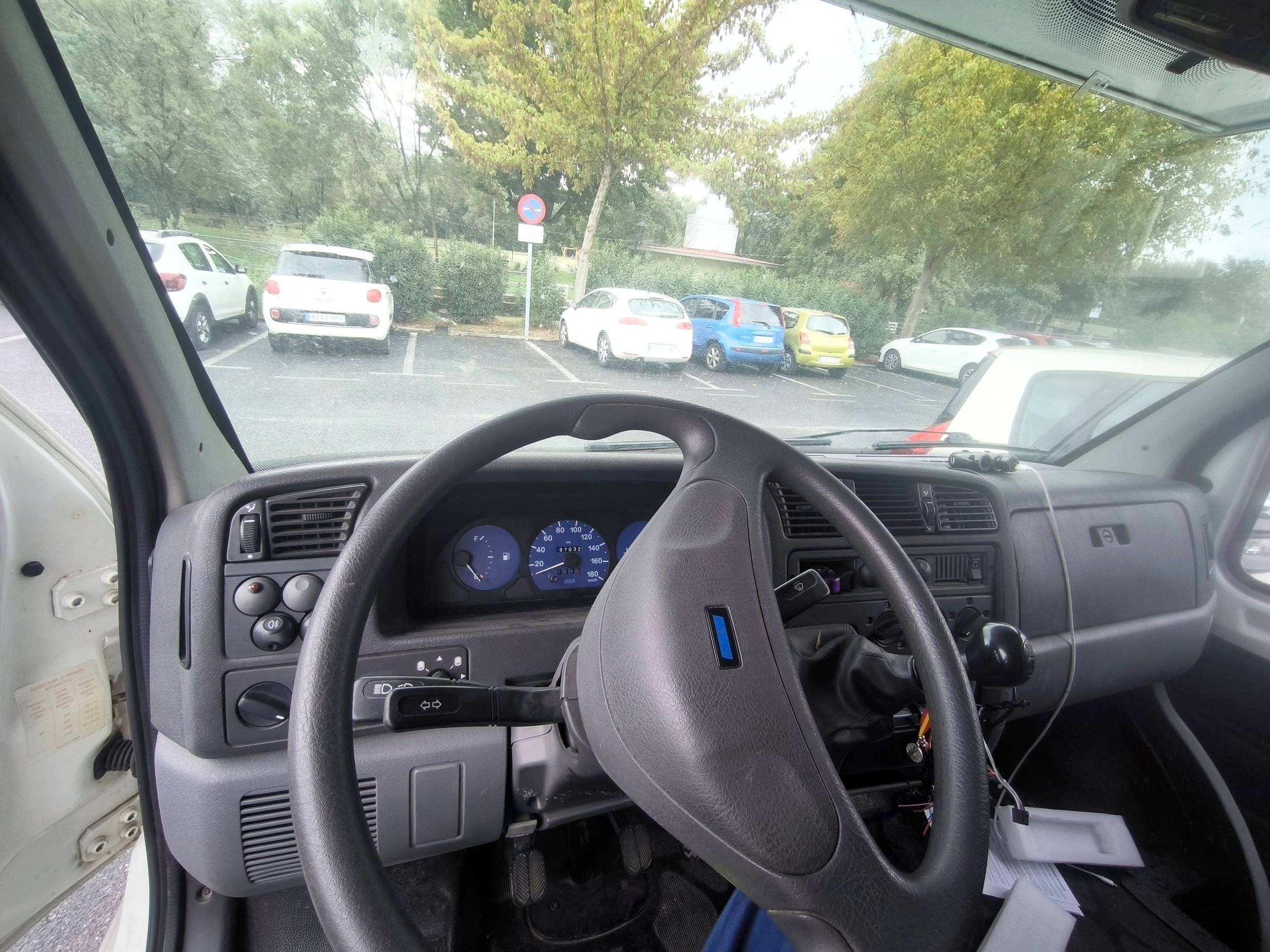 Puesto de conducción Fiat 2.8JTD - Yescapa