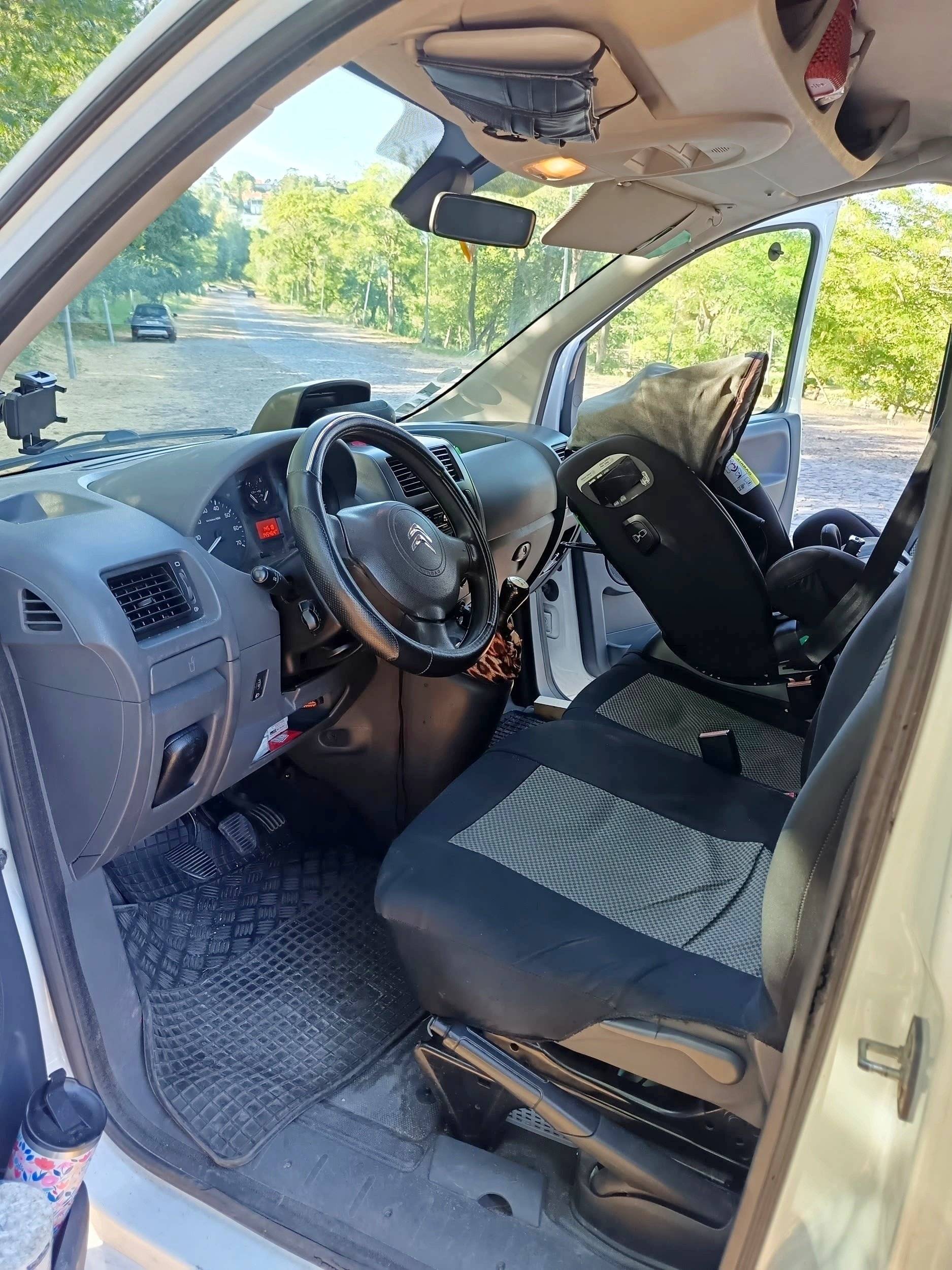 Bestuurderplaats Citroën Jumpy 1,6l 90 ch - Yescapa