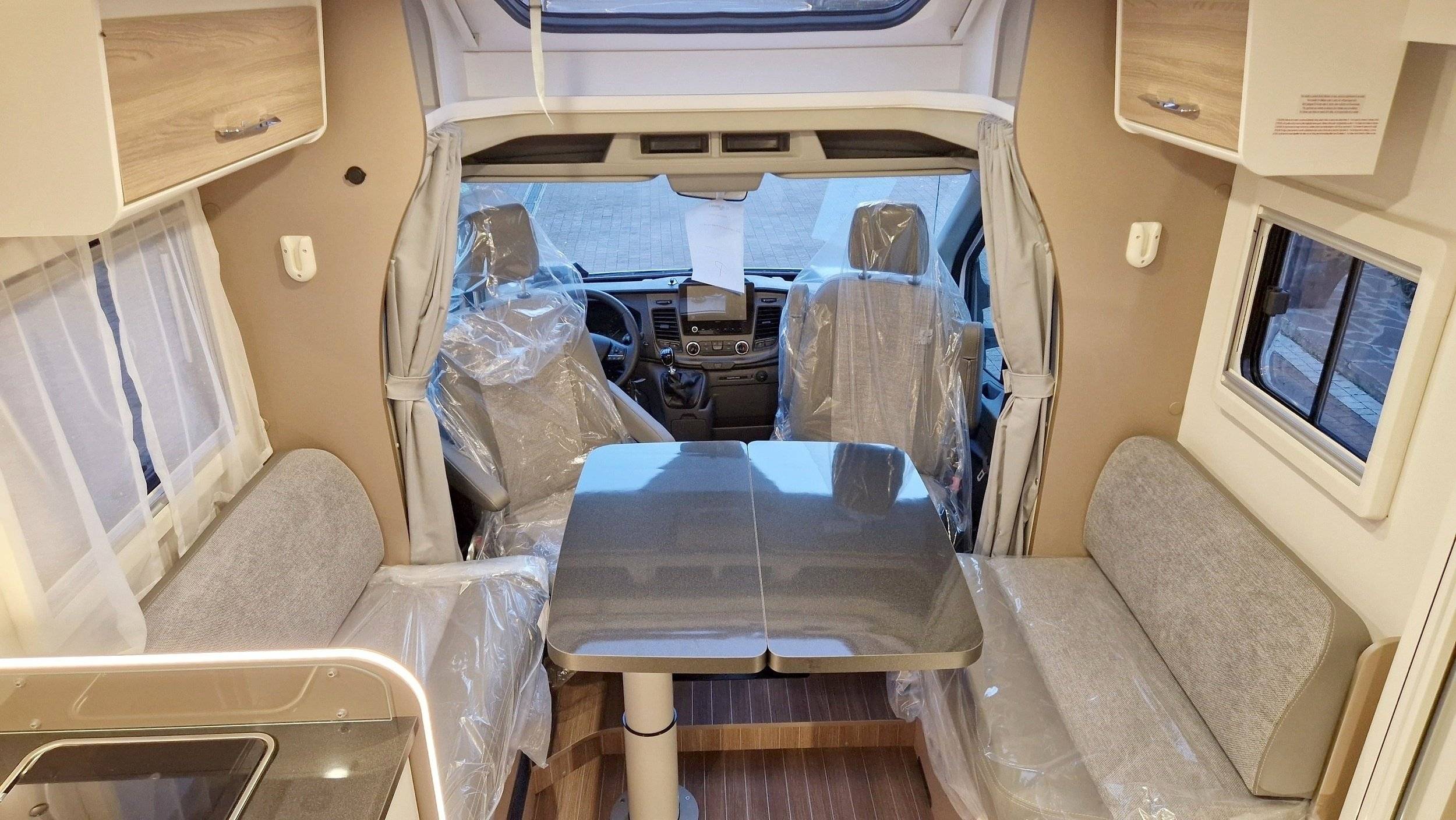 Menjador Ford Transit 2,0 l - Yescapa