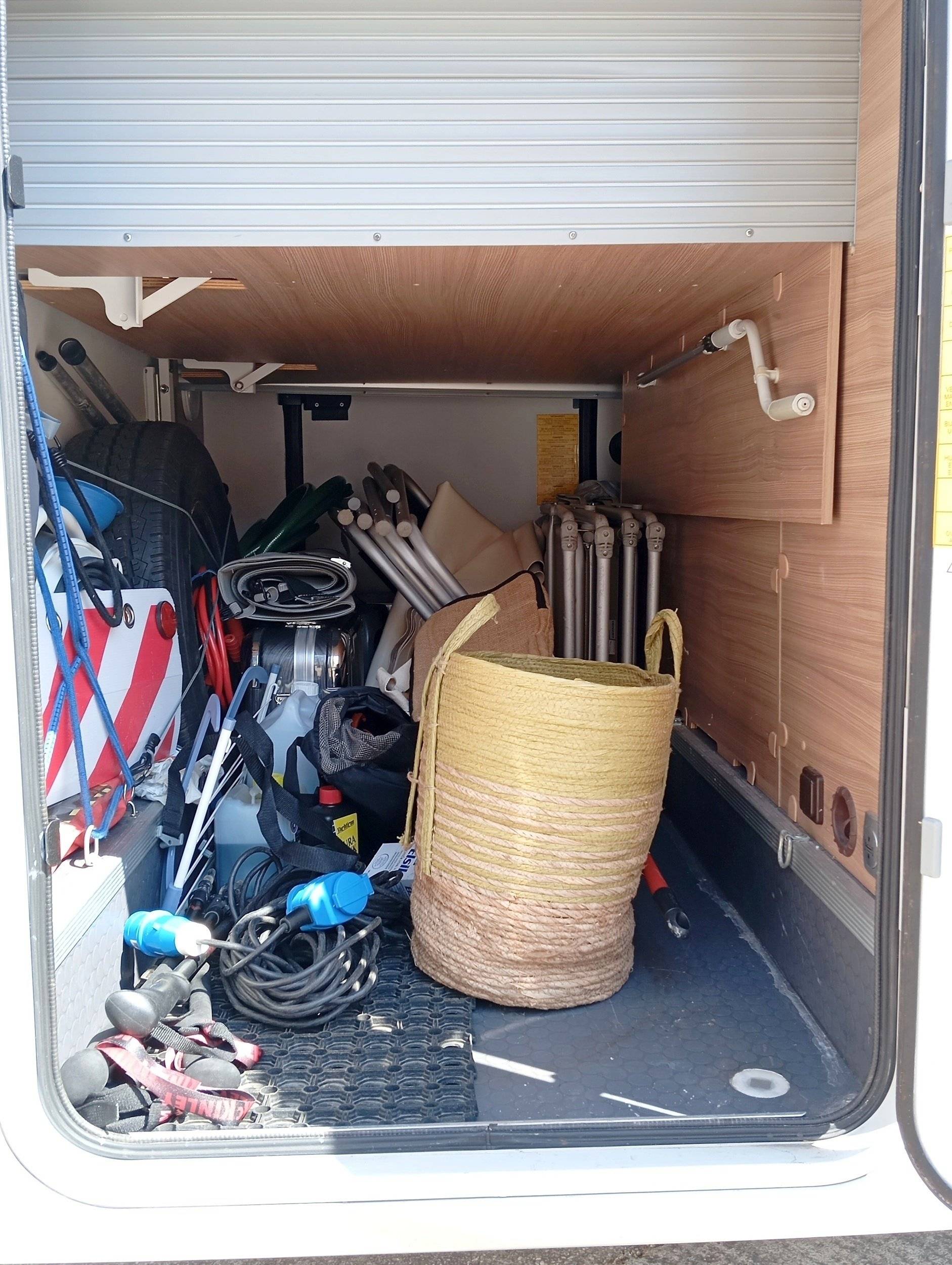 Adria Adria Coral Suprème 670 SC