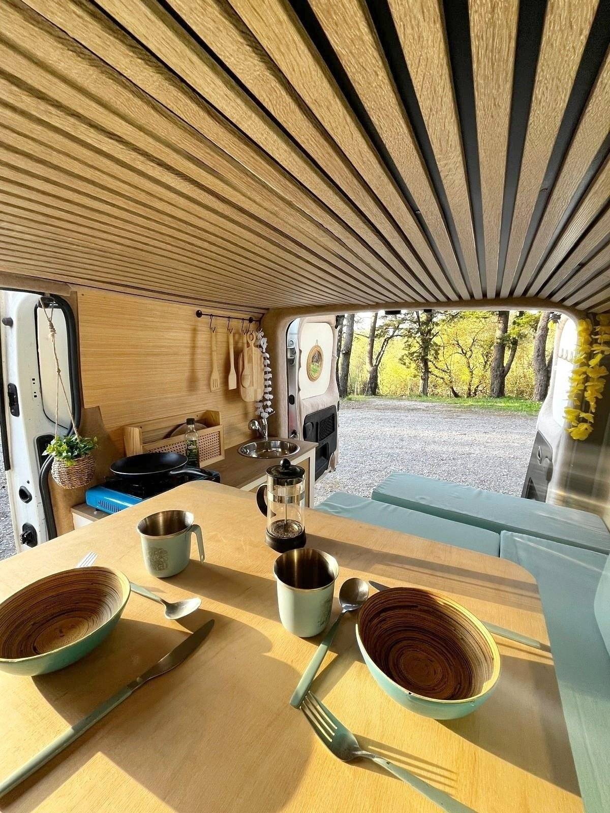 Dinette Renault Renault trafic 3 - Yescapa