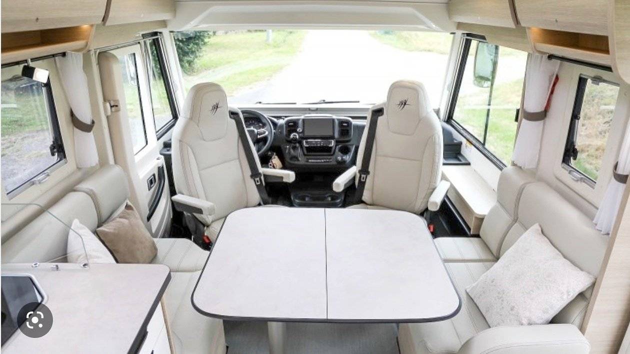 Área de jantar Fiat Fiat ducato 140cv - Yescapa