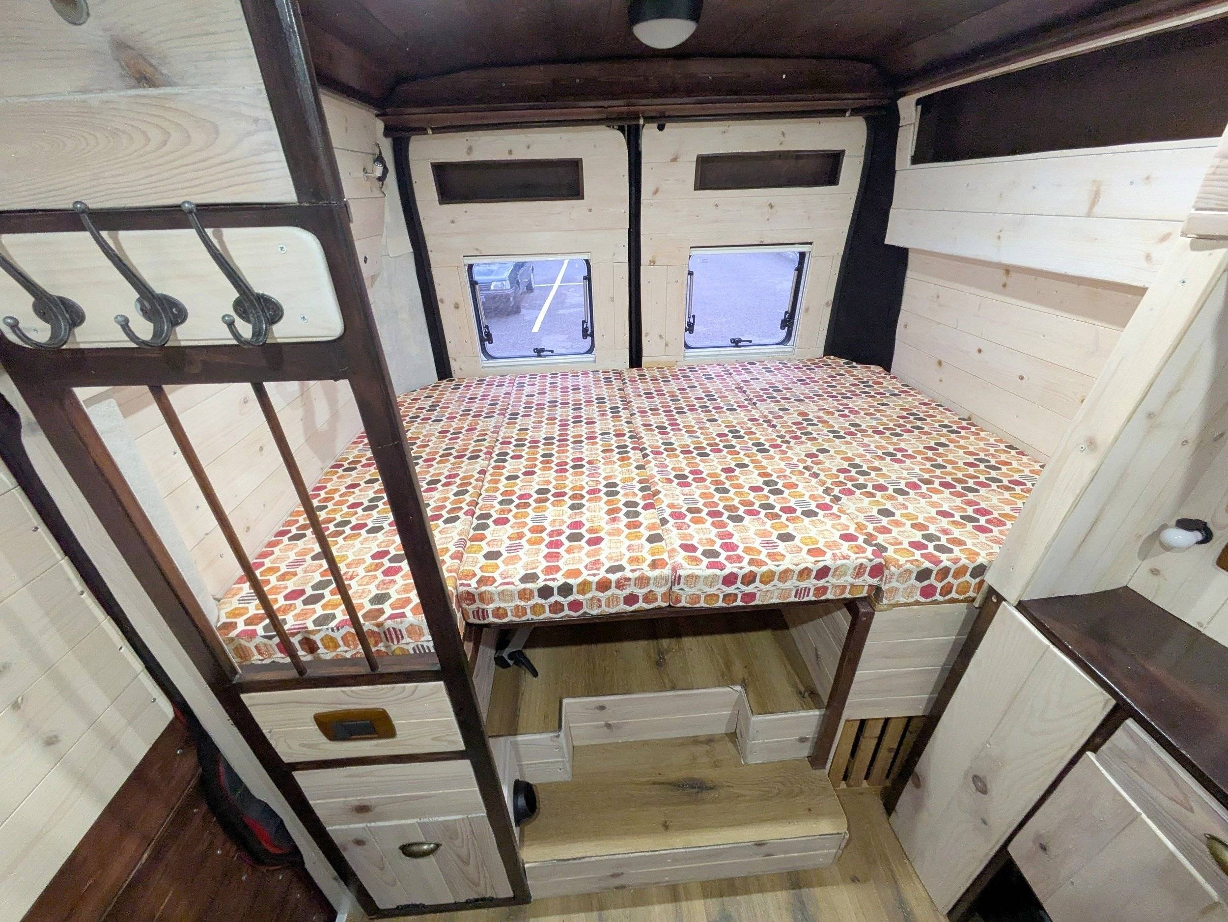 Plazas en cama Citroën Jumper L1H2 - Yescapa