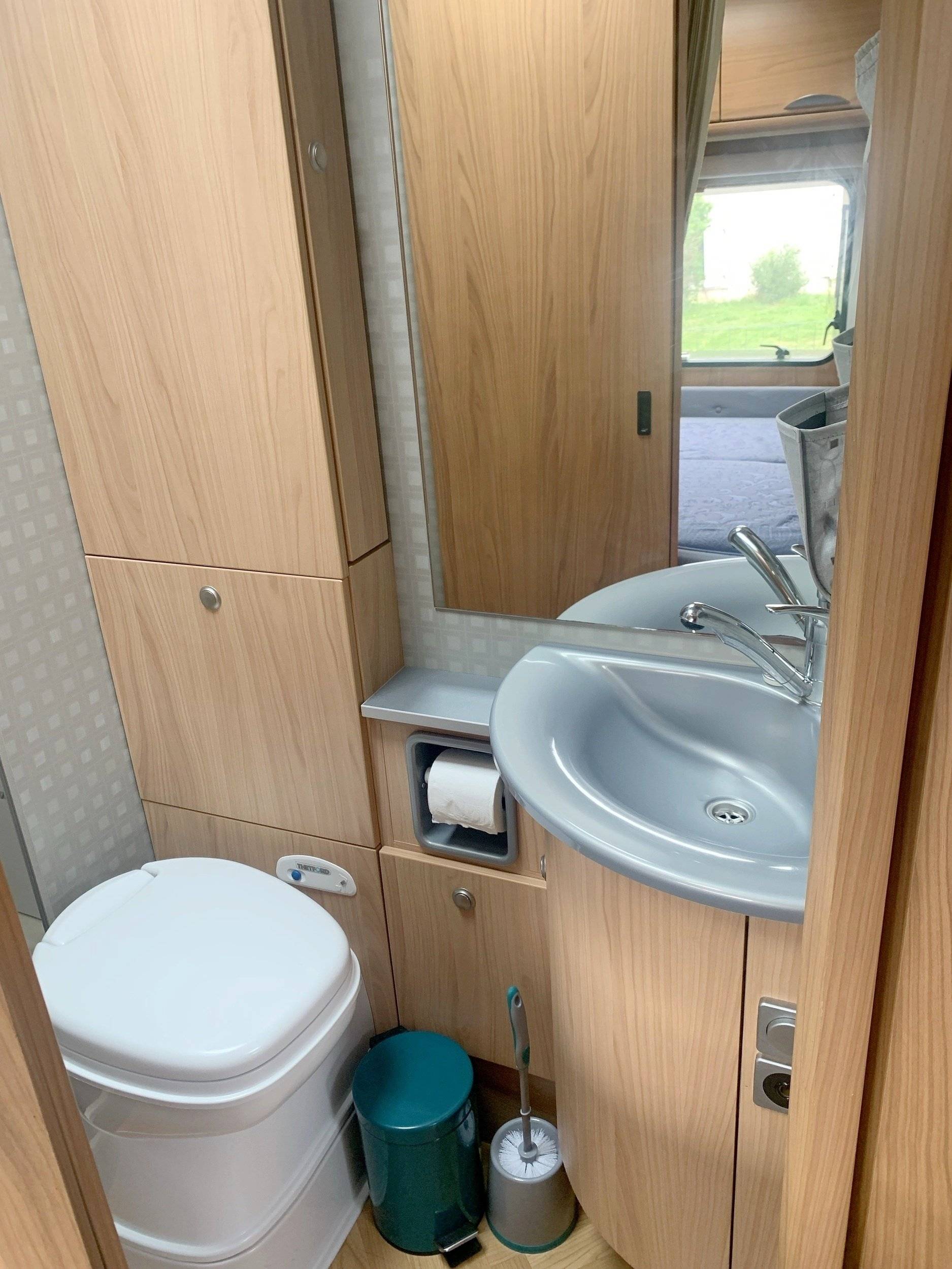 Bürstner Aviano I684