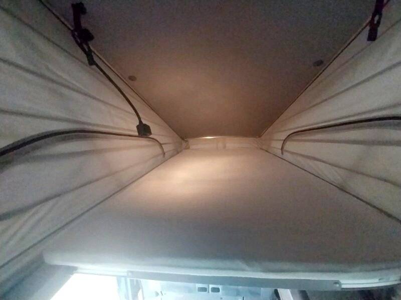 Plazas en cama Mercedes 2,2 l CDI 160 ch. - Yescapa