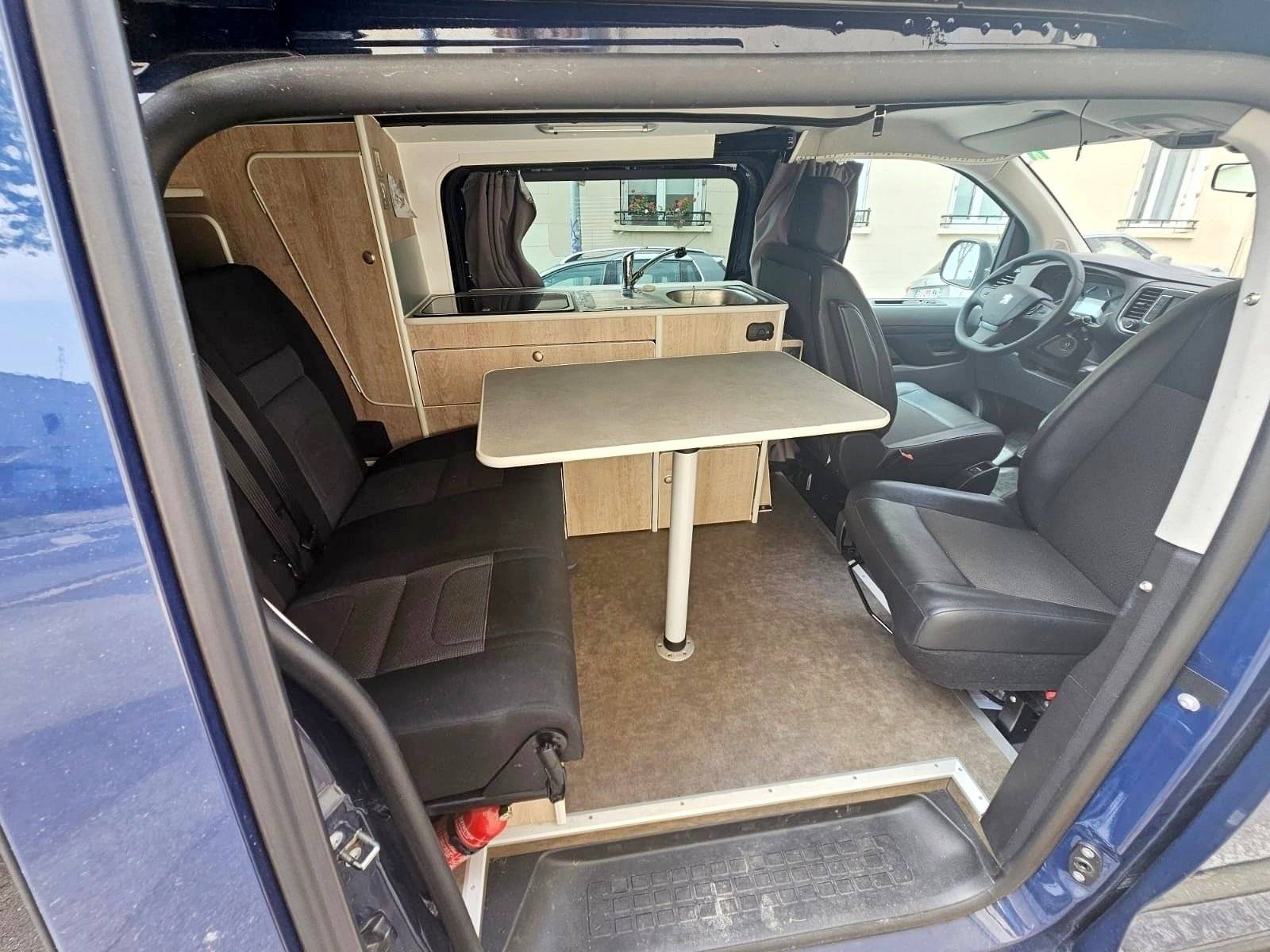 Iroise Fourgons Aménagés Expert Blue HDI 2 L 150ch