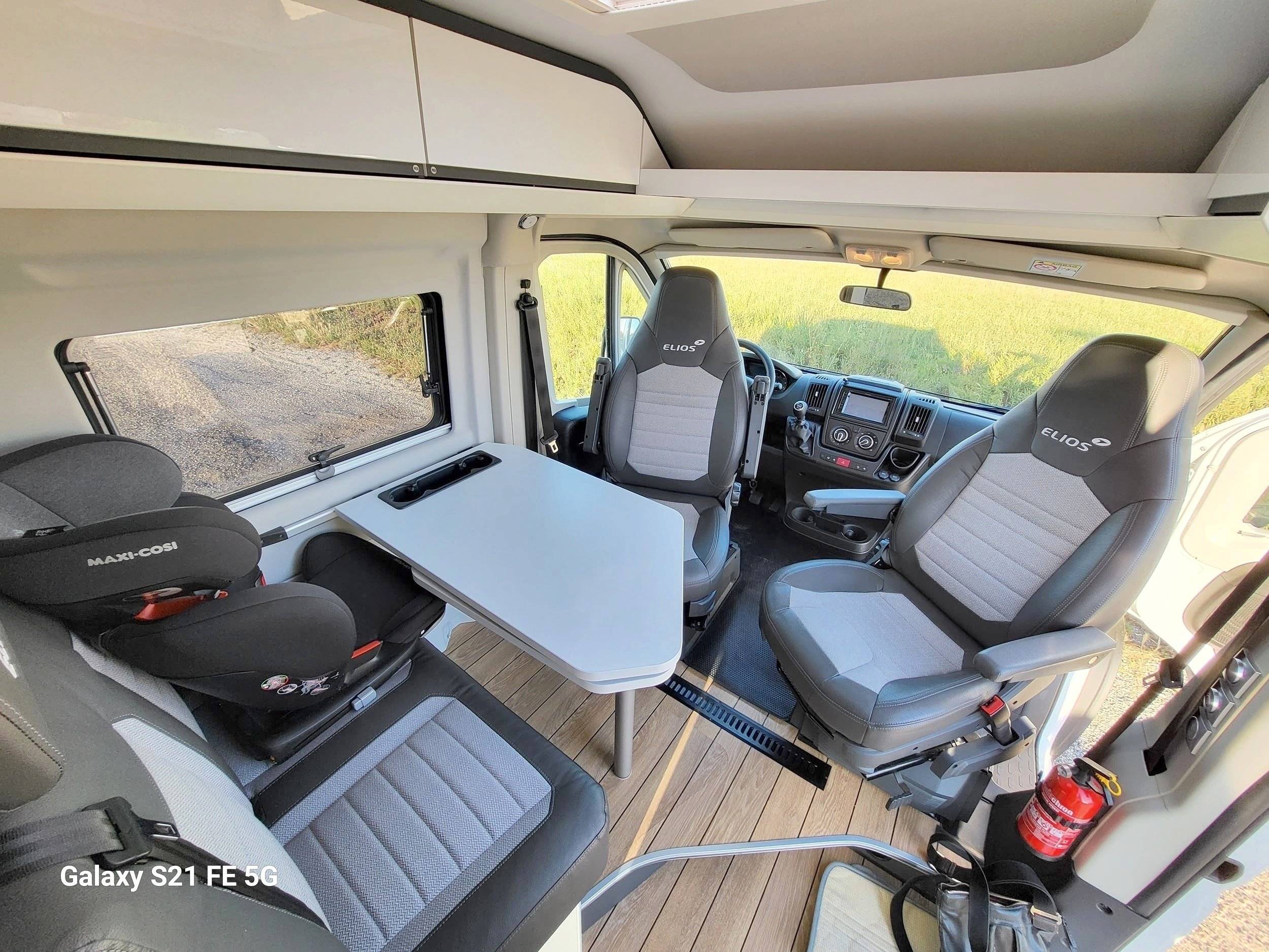 Dinette Citroën Jumper 2,2 l 140 ch - Yescapa