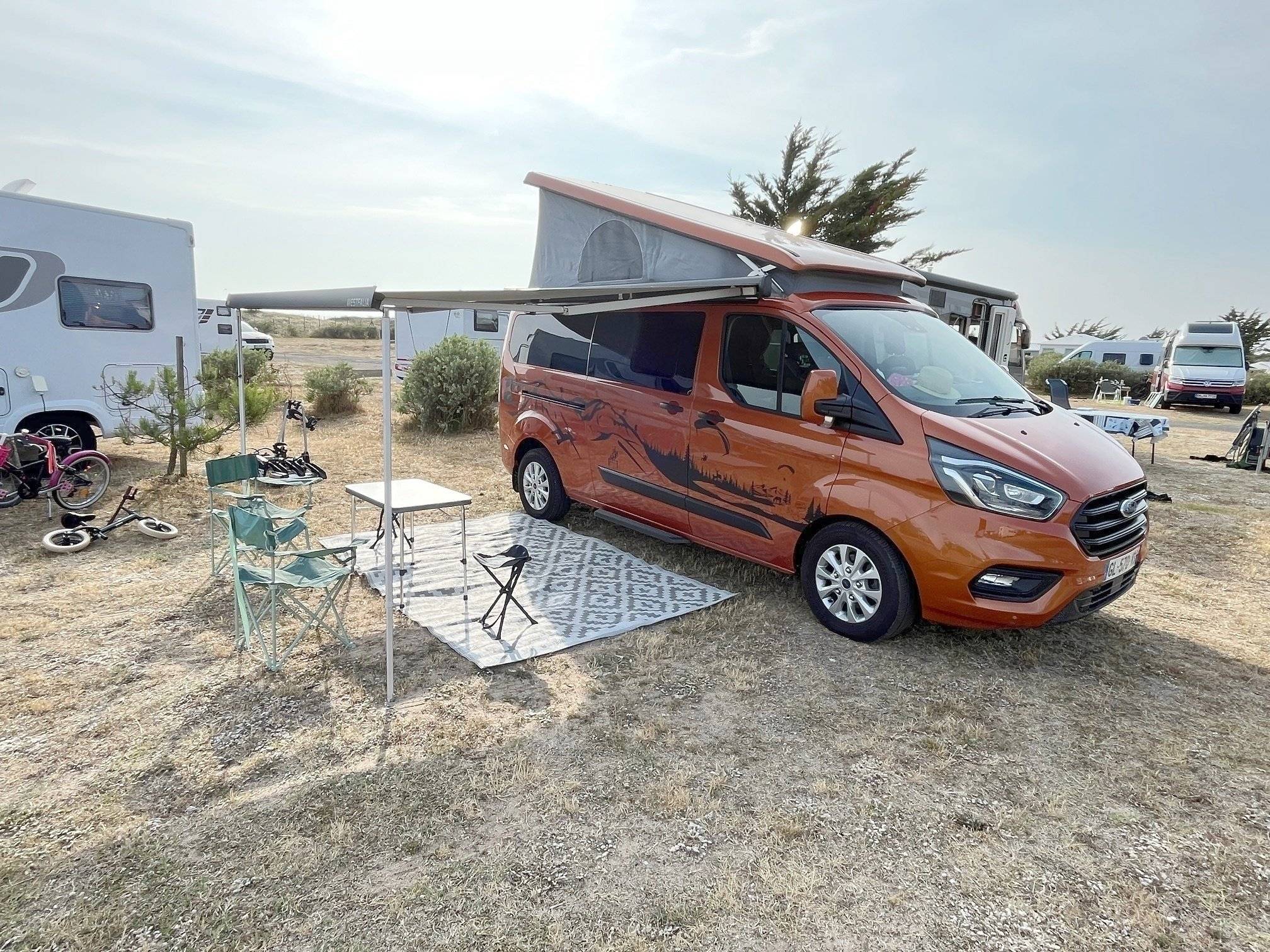 Vue avant de 3/4 Ford - Yescapa