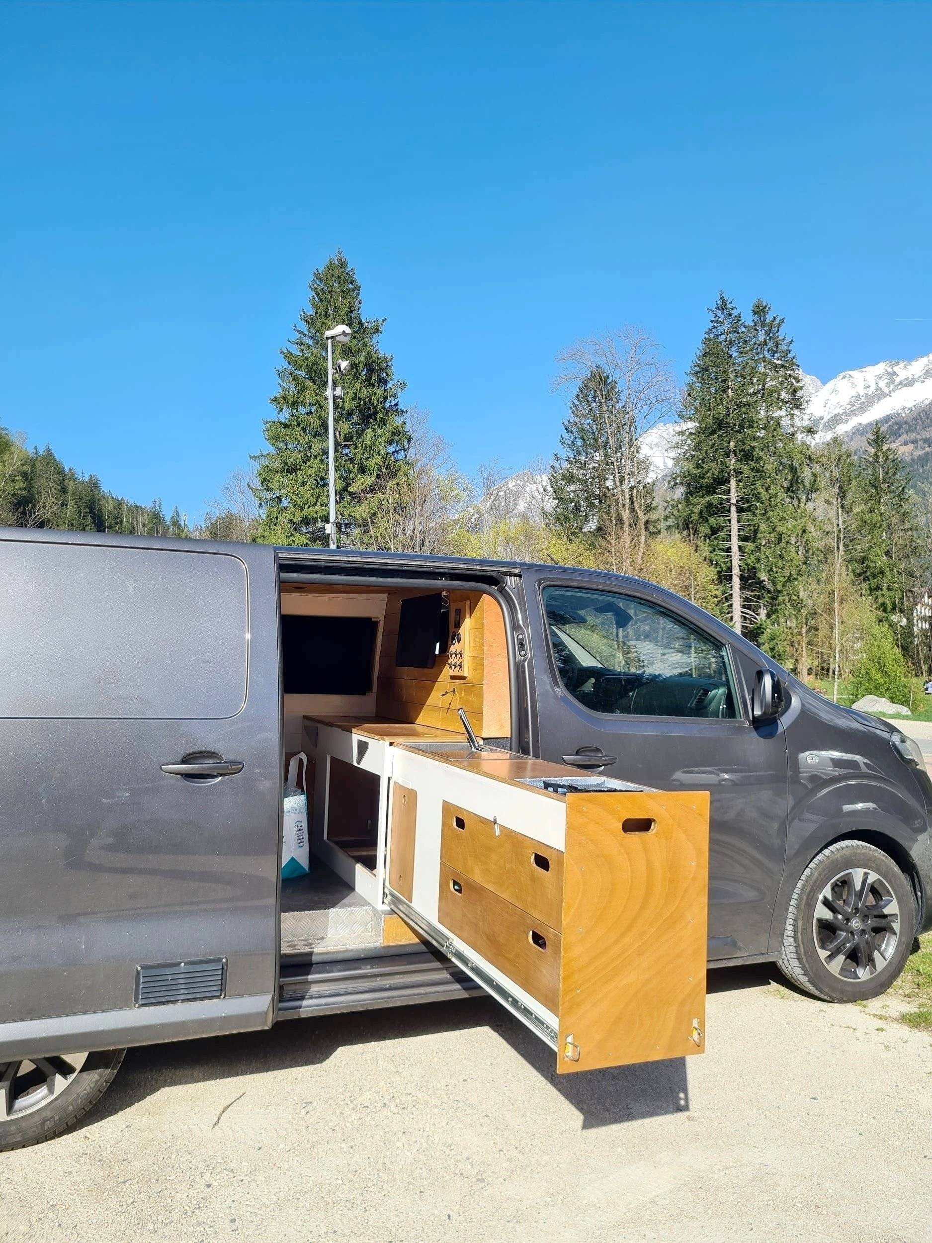 Opel Vivaro Long V7 1,6 l 140 ch