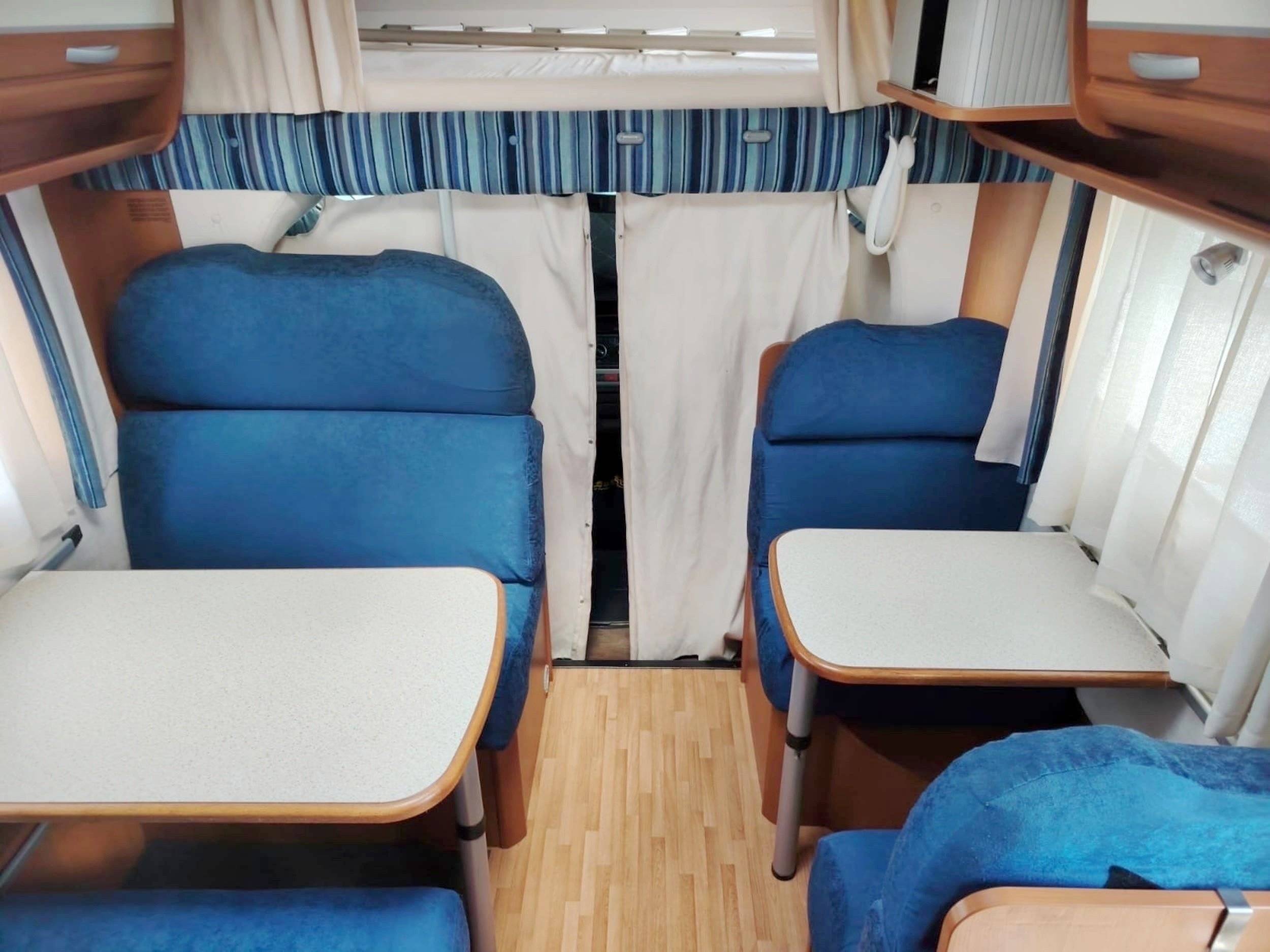 Dining Area Fiat Ducato - Yescapa